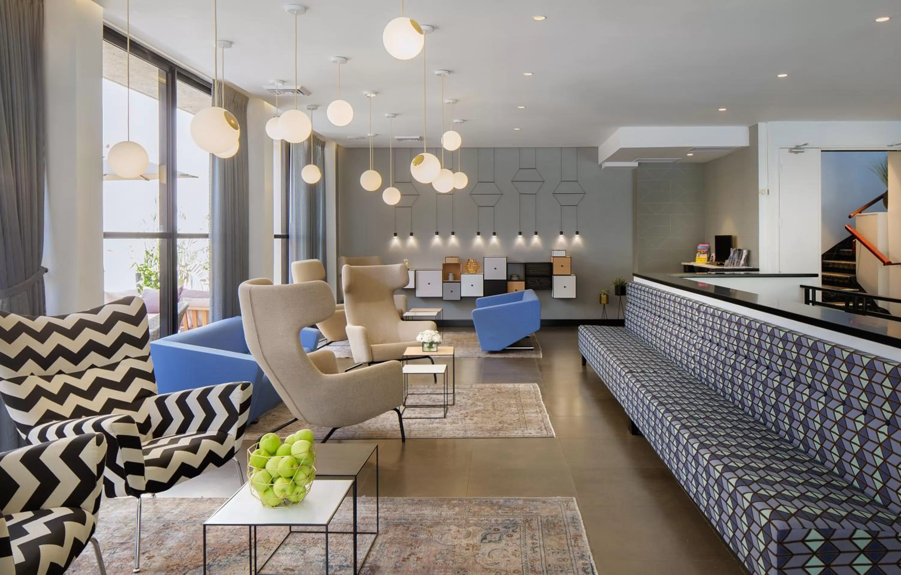 Lounge or bar in Prima Tel Aviv Hotel