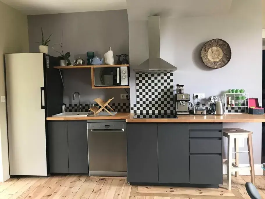 Coffee/tea facilities, Kitchen/Kitchenette in Château de Bataillé