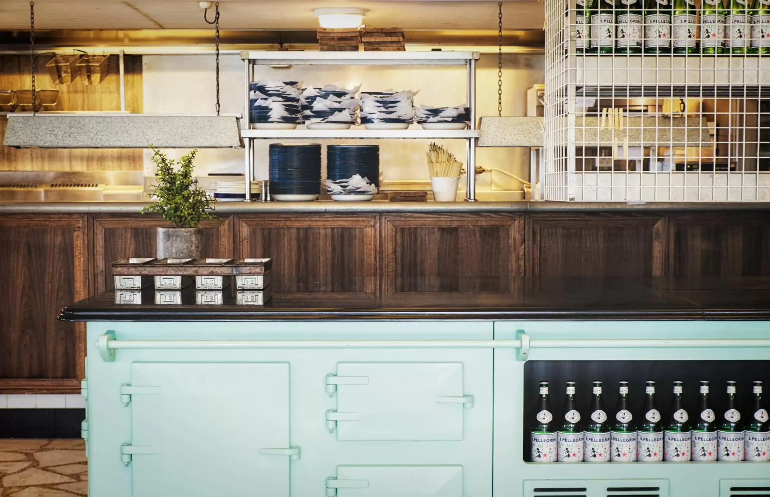 Lounge or bar, Kitchen/Kitchenette in Watsons Bay Boutique Hotel