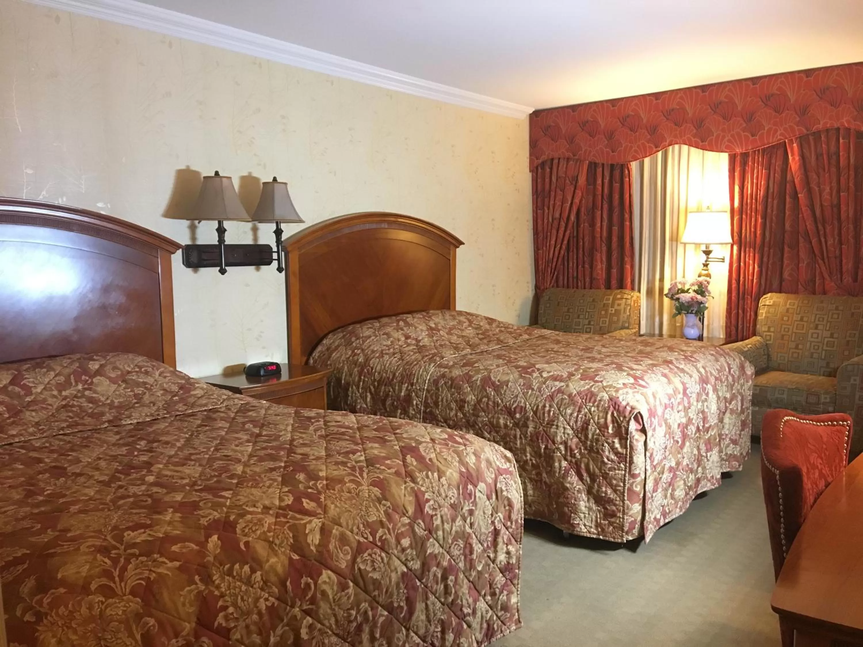 Bed in Acorn Motor Inn