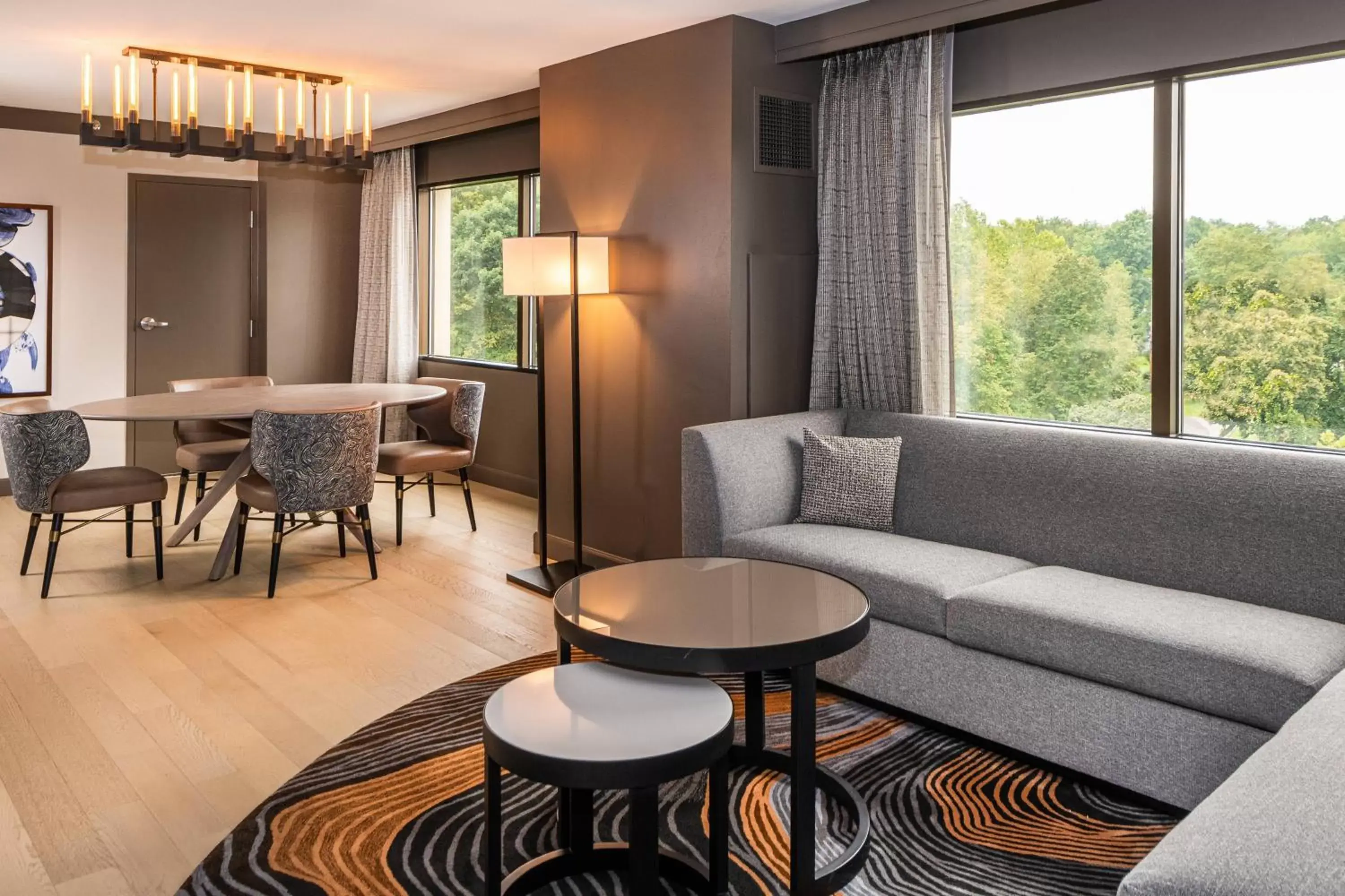 Living room, Seating Area in Pittsburgh Airport Marriott