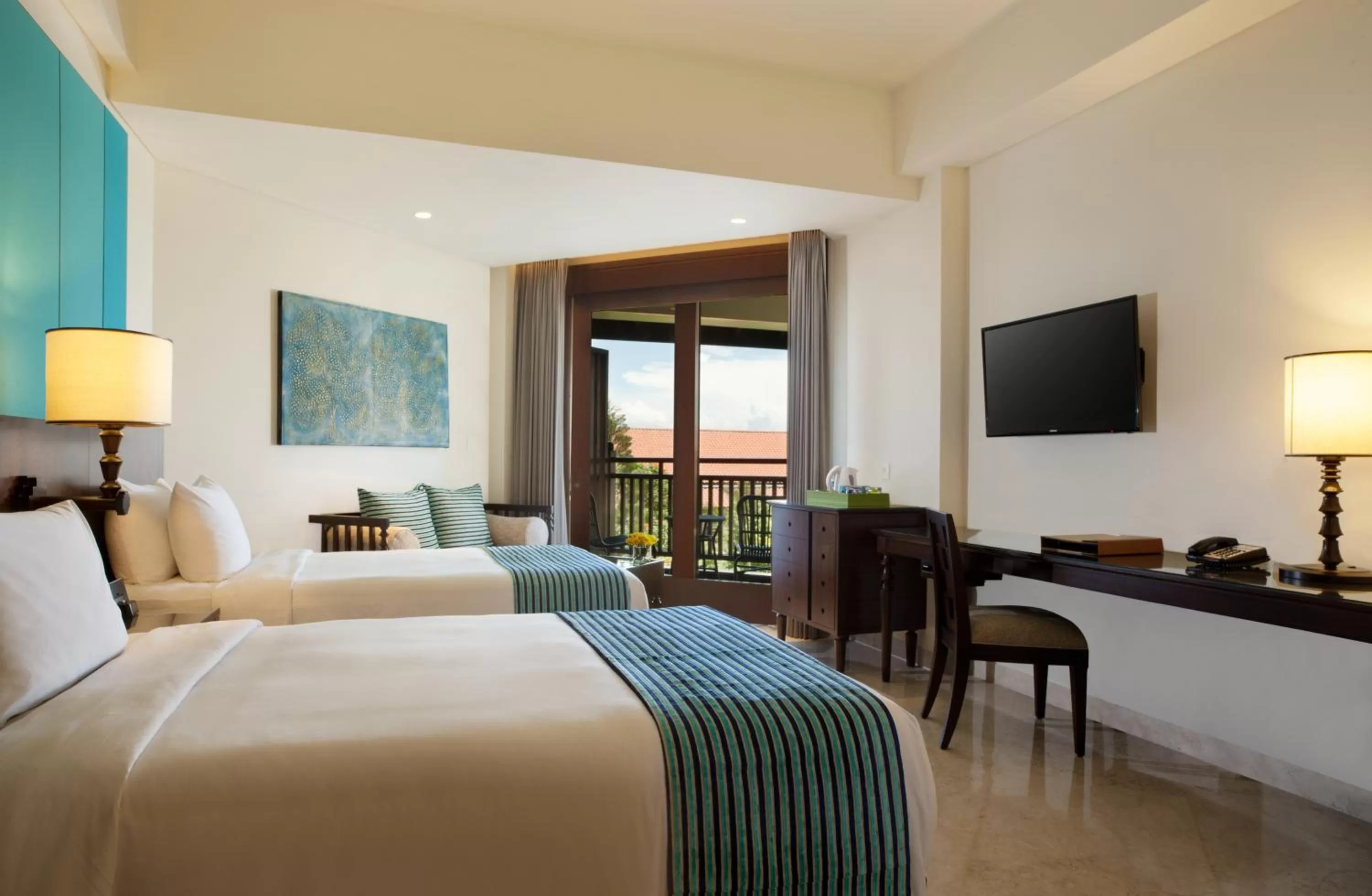 Balcony/Terrace, Bed in Holiday Inn Resort Bali Nusa Dua by IHG