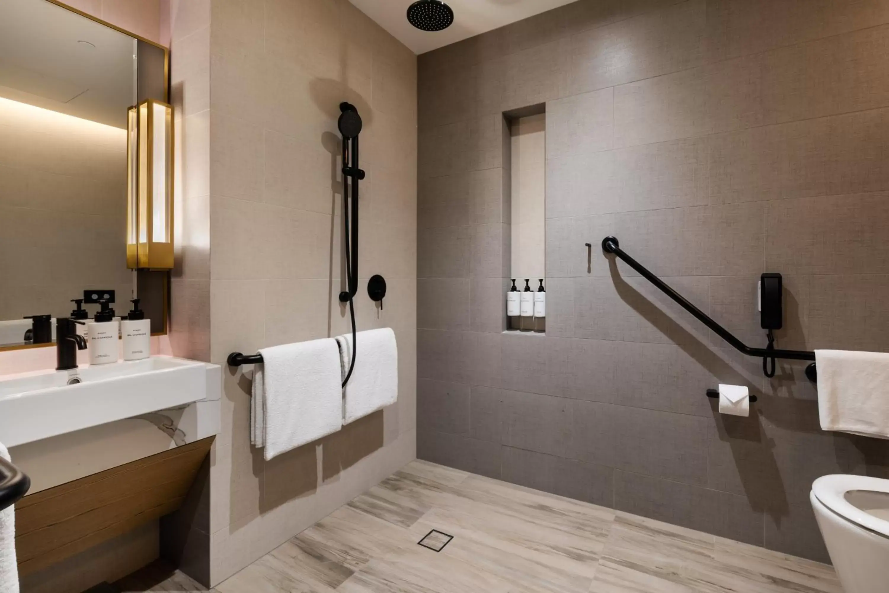 Photo of the whole room, Bathroom in InterContinental Perth City Centre, an IHG Hotel