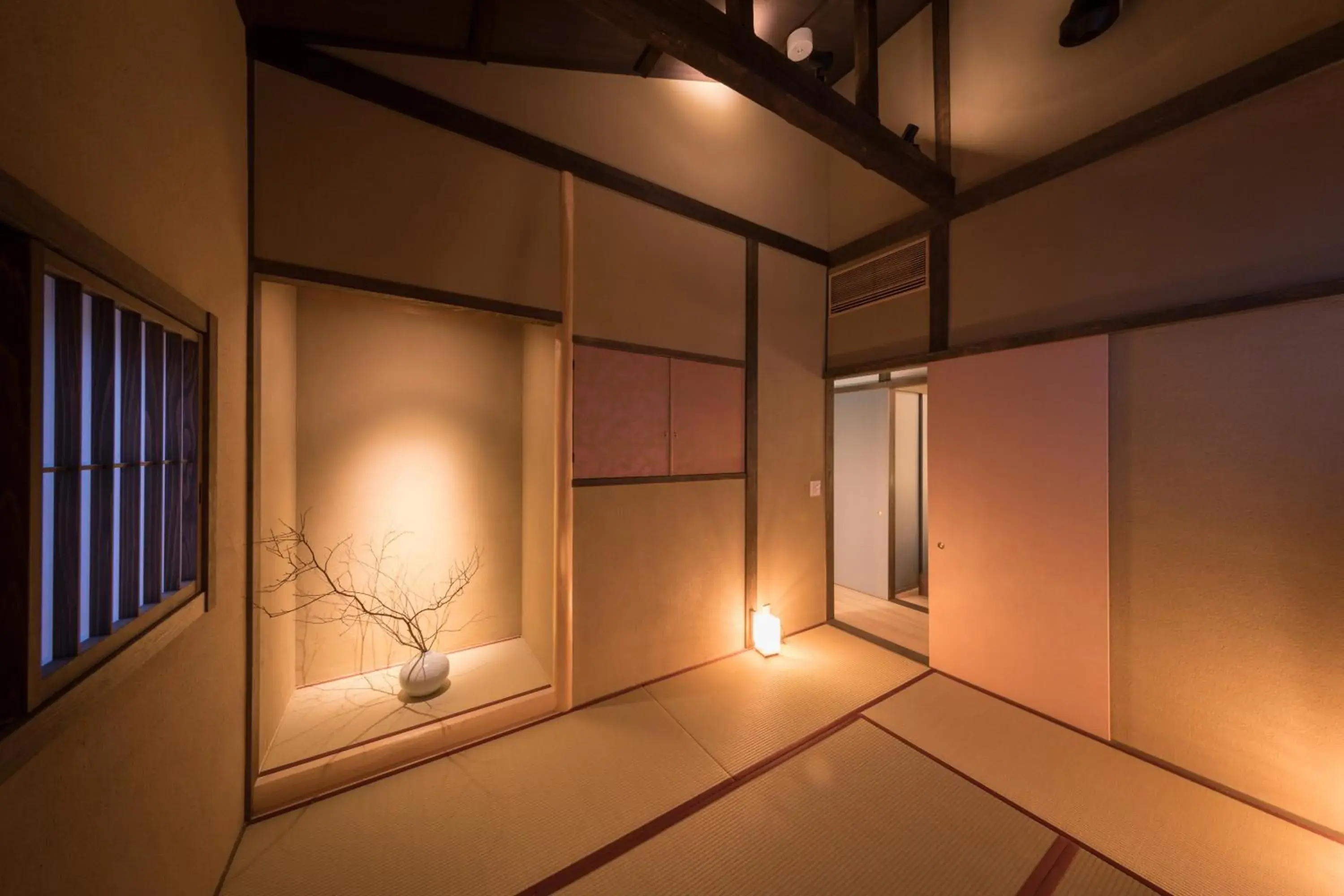 Photo of the whole room in Kiraku Kyoto Gion