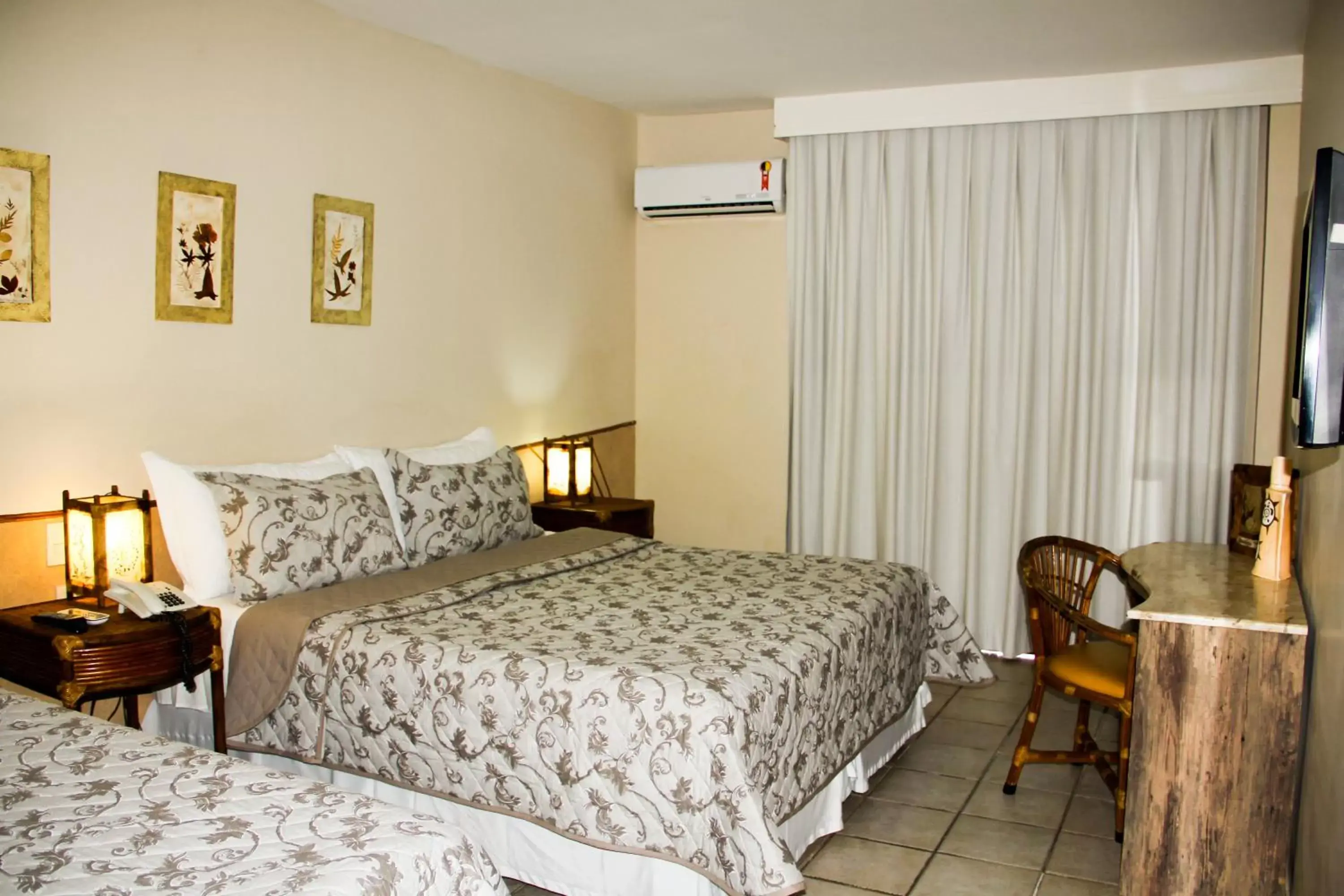Photo of the whole room, Room Photo in Divi-Divi Praia Hotel