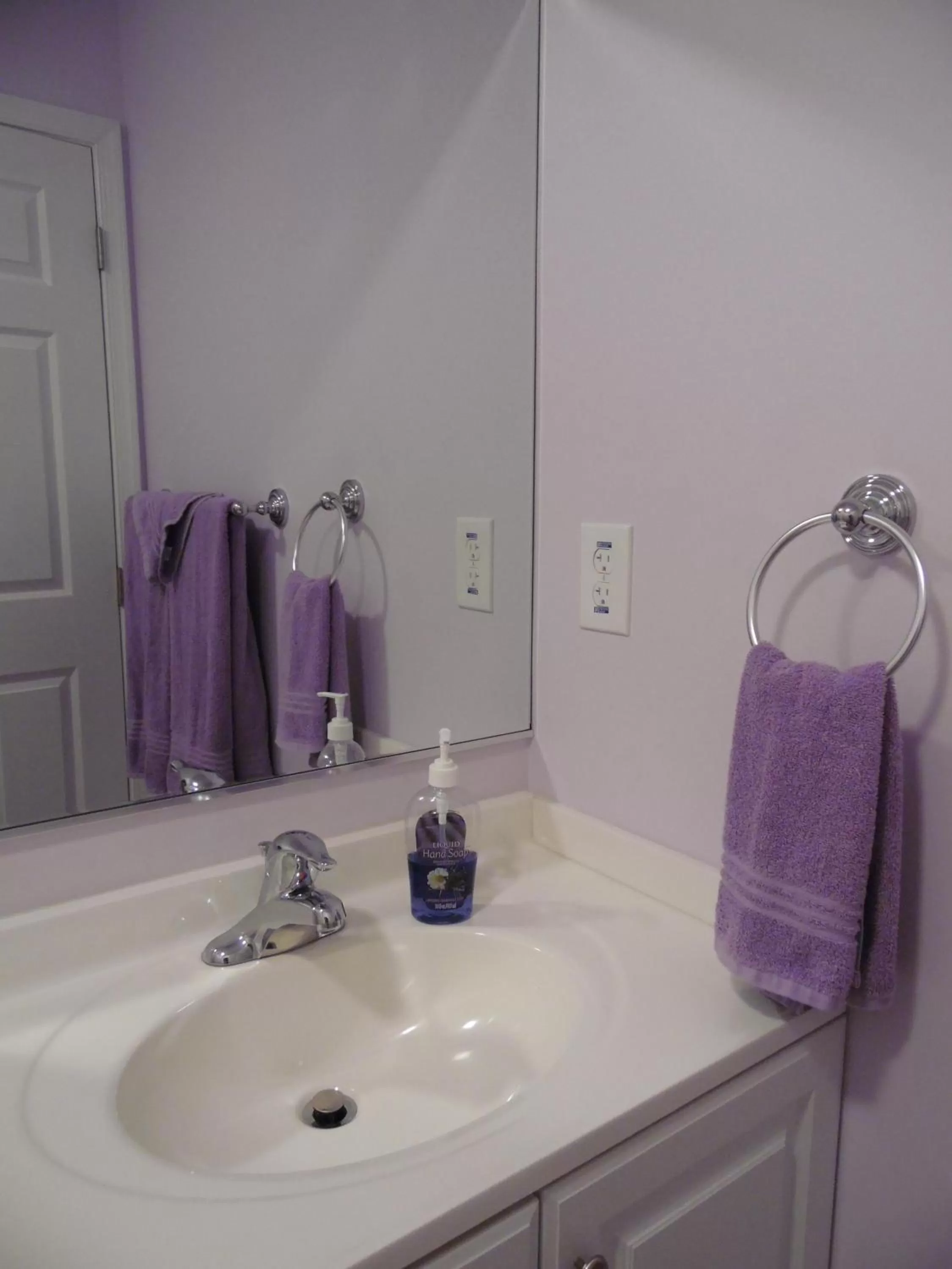 Bathroom in Cantuta Inn