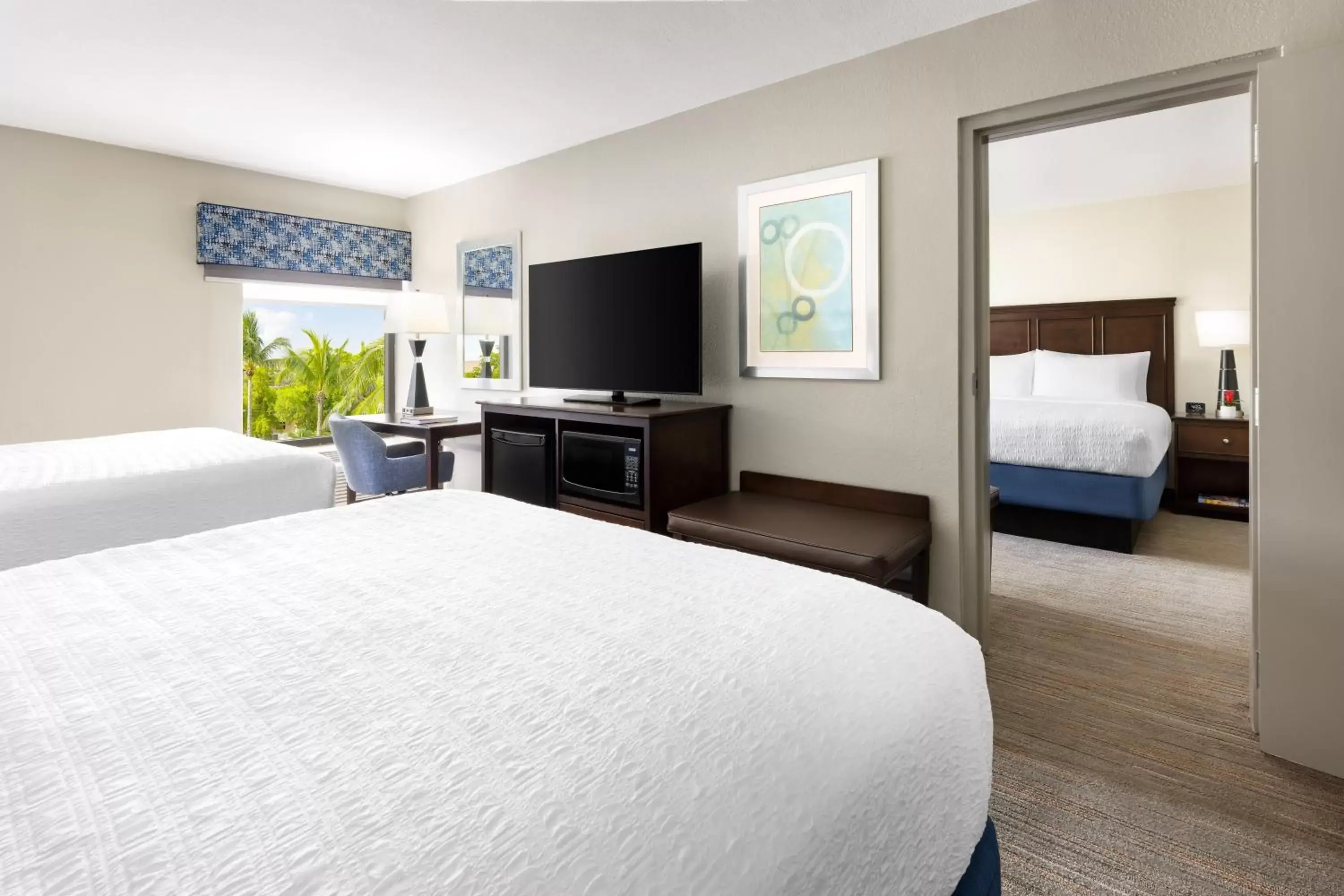 Guests, Bed in Hampton Inn Naples-Central
