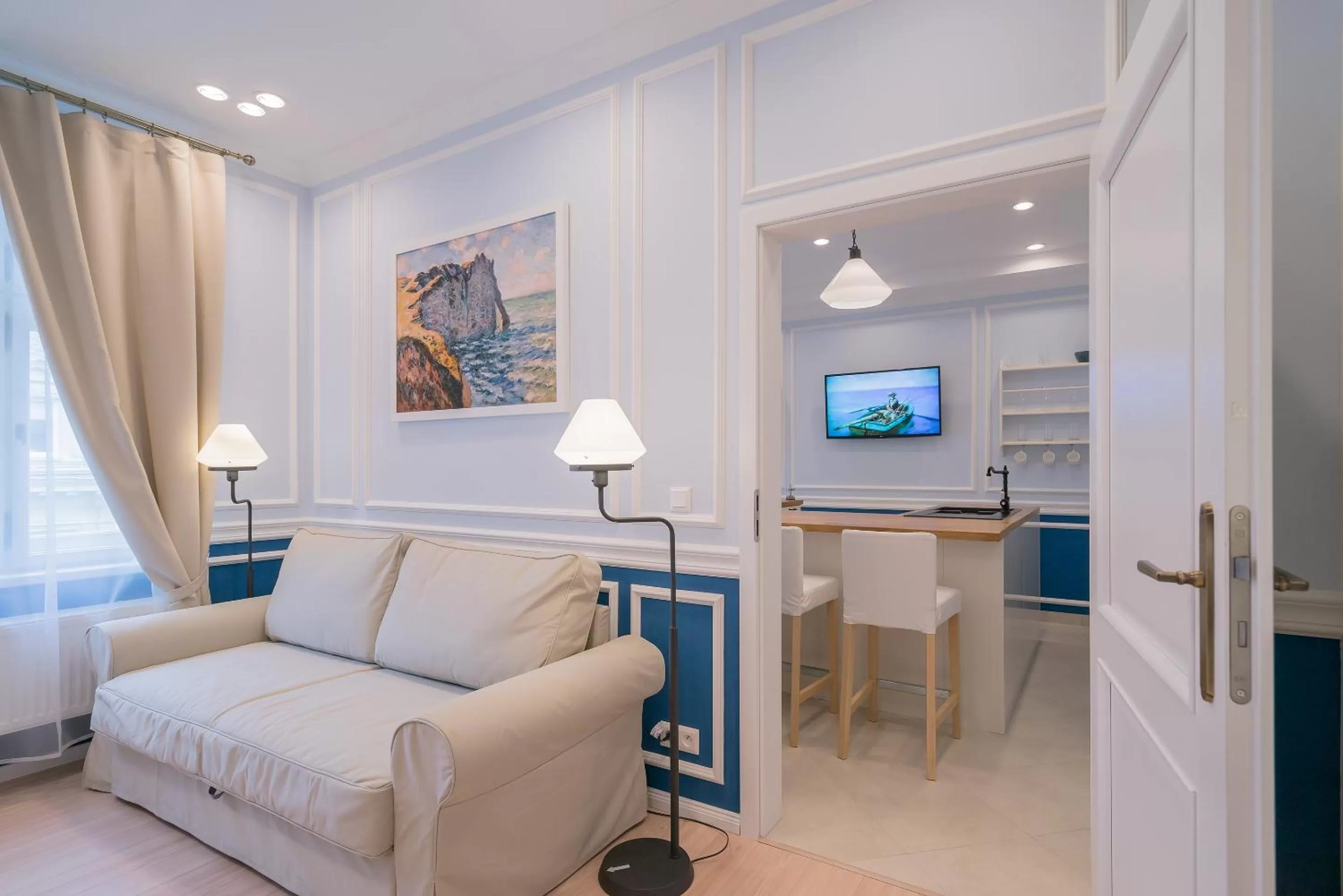 TV and multimedia, Bed in Revelton Suites Karlovy Vary