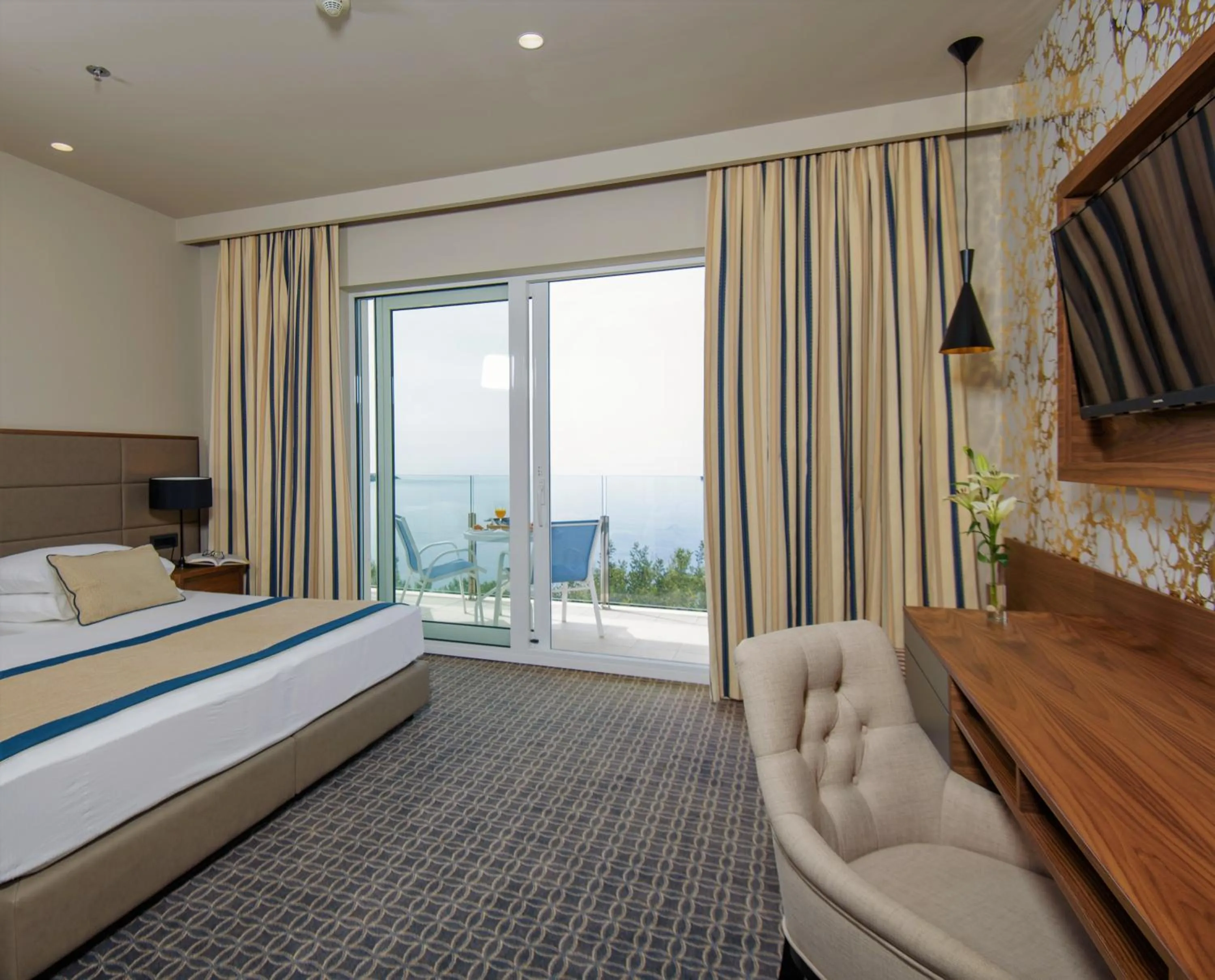 Nearby landmark, Bed in Royal Neptun Hotel