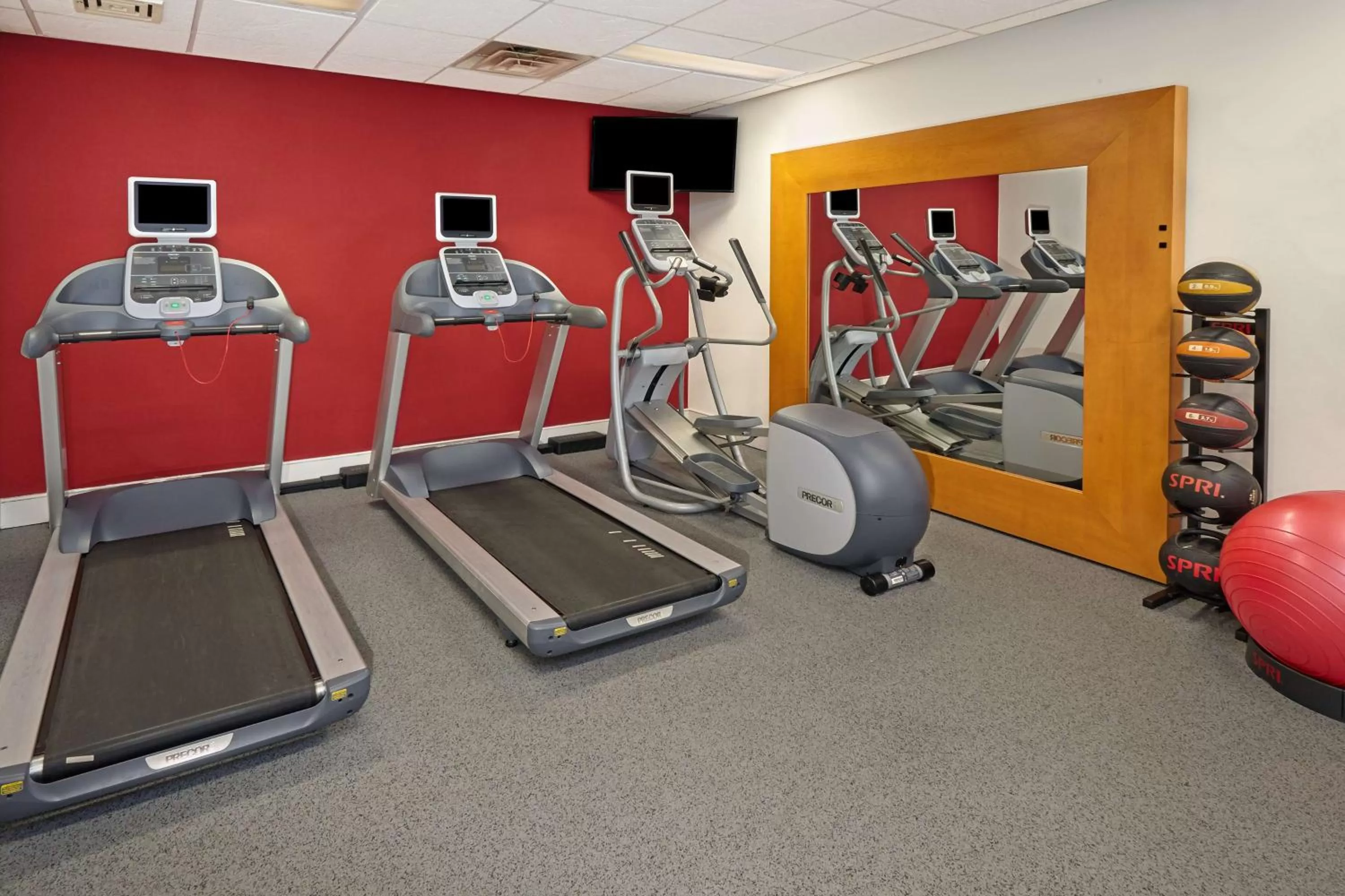 Fitness centre/facilities in Homewood Suites by Hilton Indianapolis At The Crossing