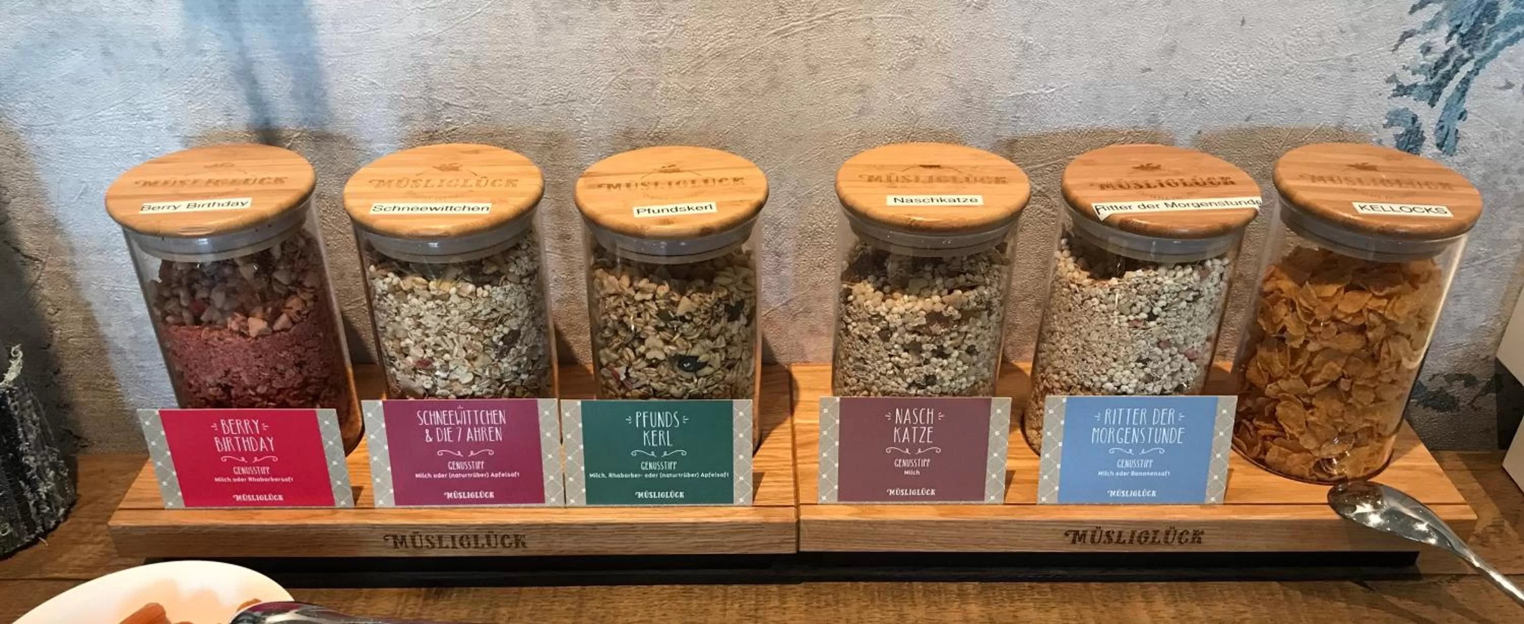 Buffet breakfast in Easy Living