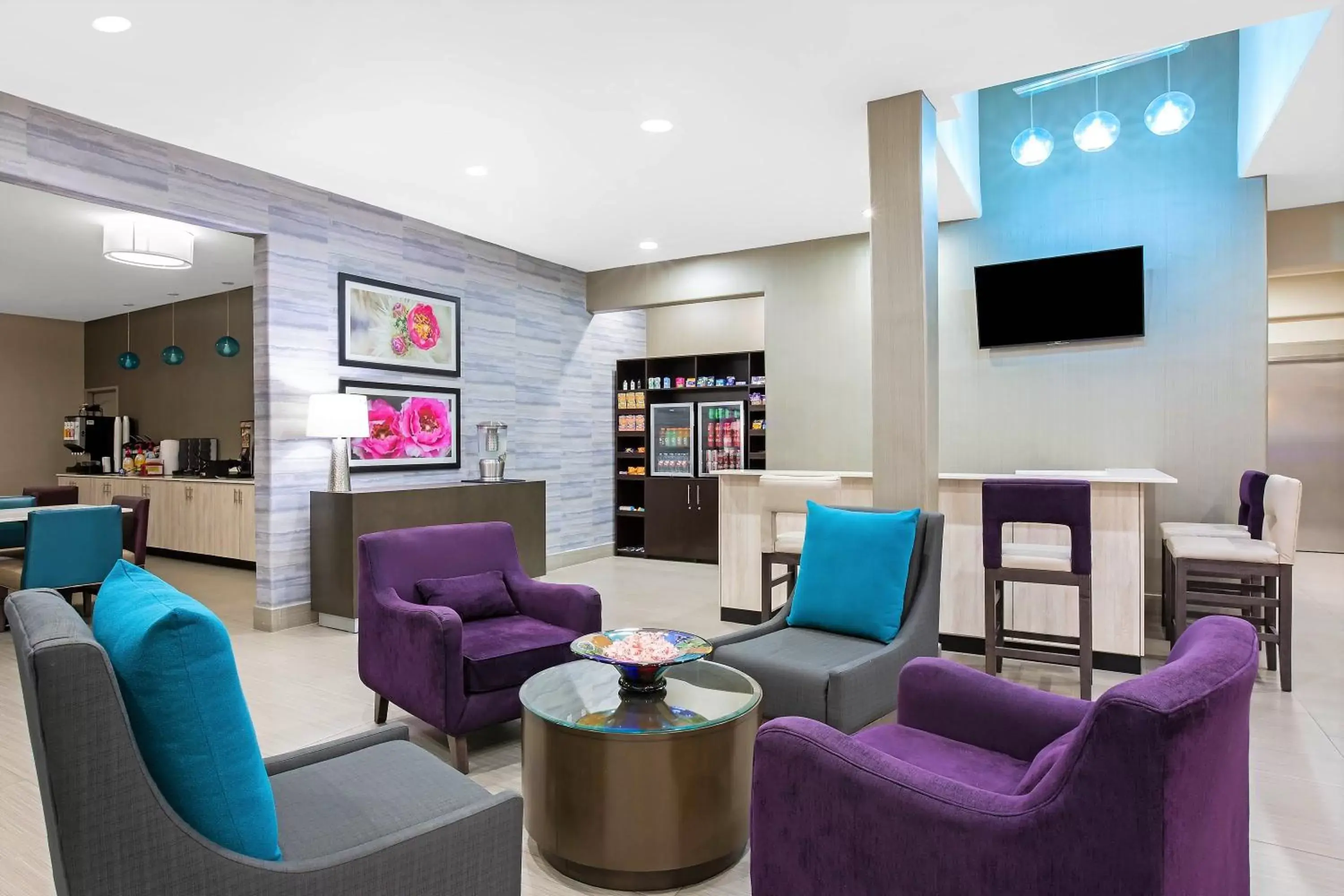 Communal lounge/ TV room, Lounge/Bar in La Quinta by Wyndham Pharr North McAllen
