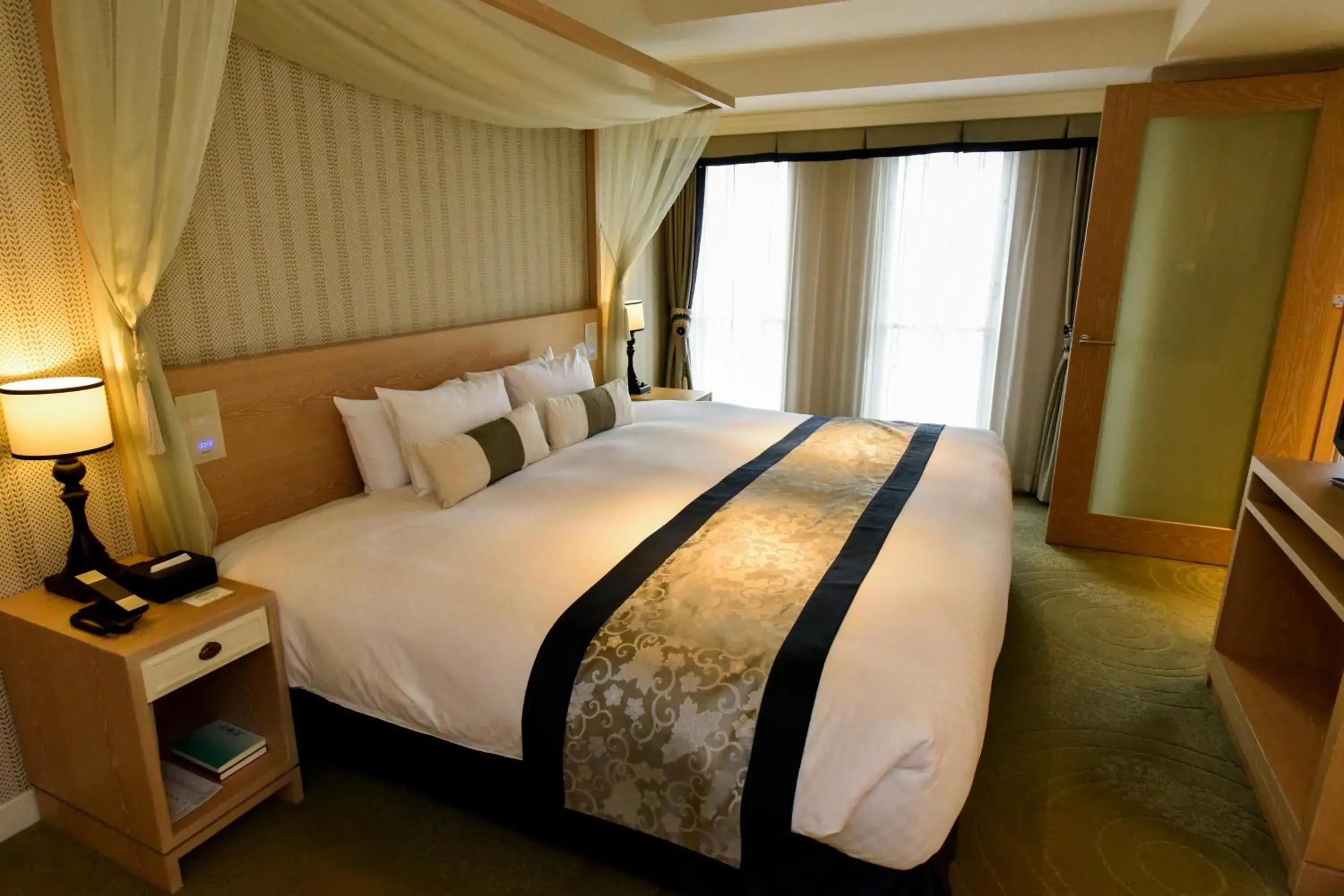 Bed in Kumamoto Hotel Castle