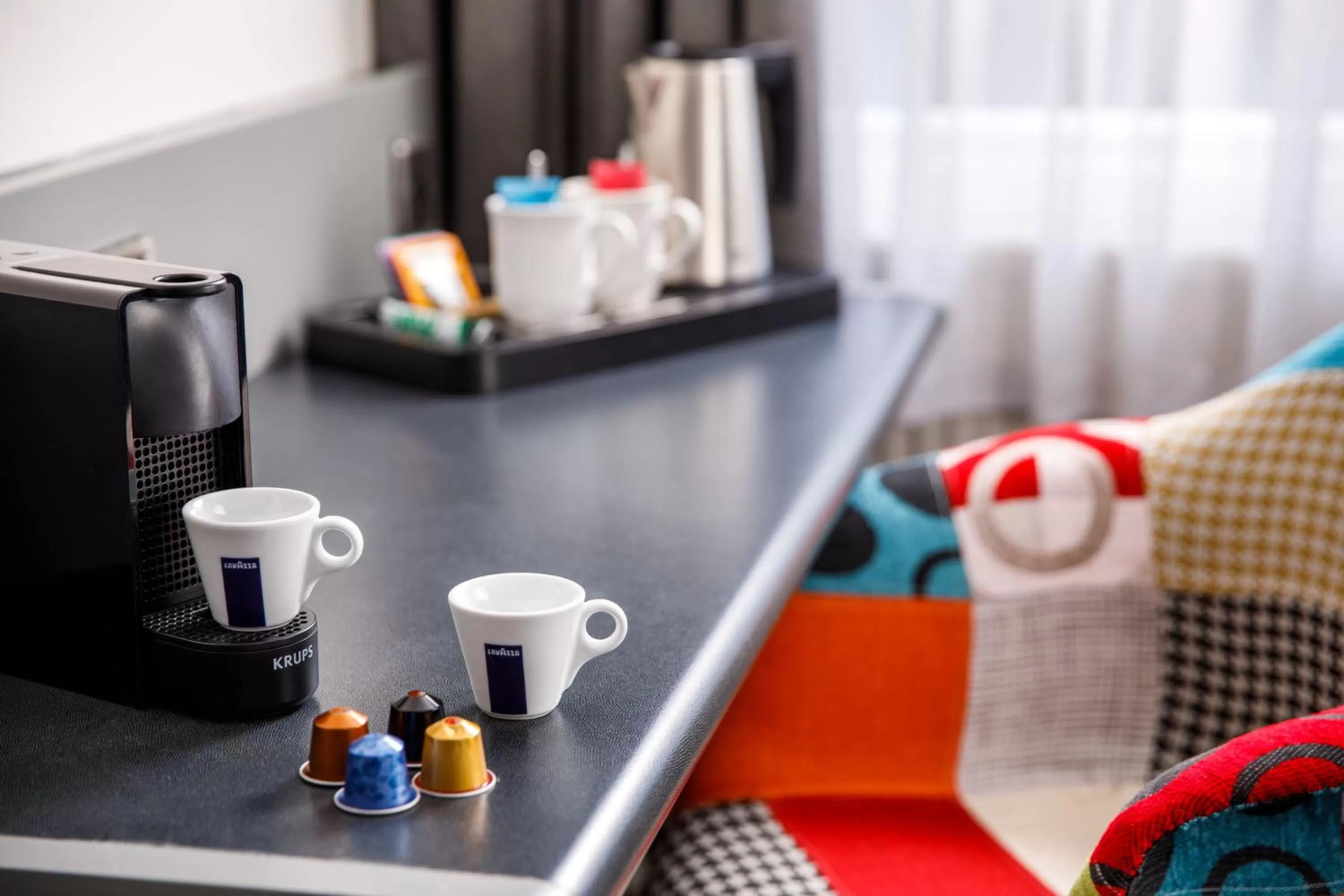 Coffee/tea facilities in Mercure Chester Abbots Well Hotel
