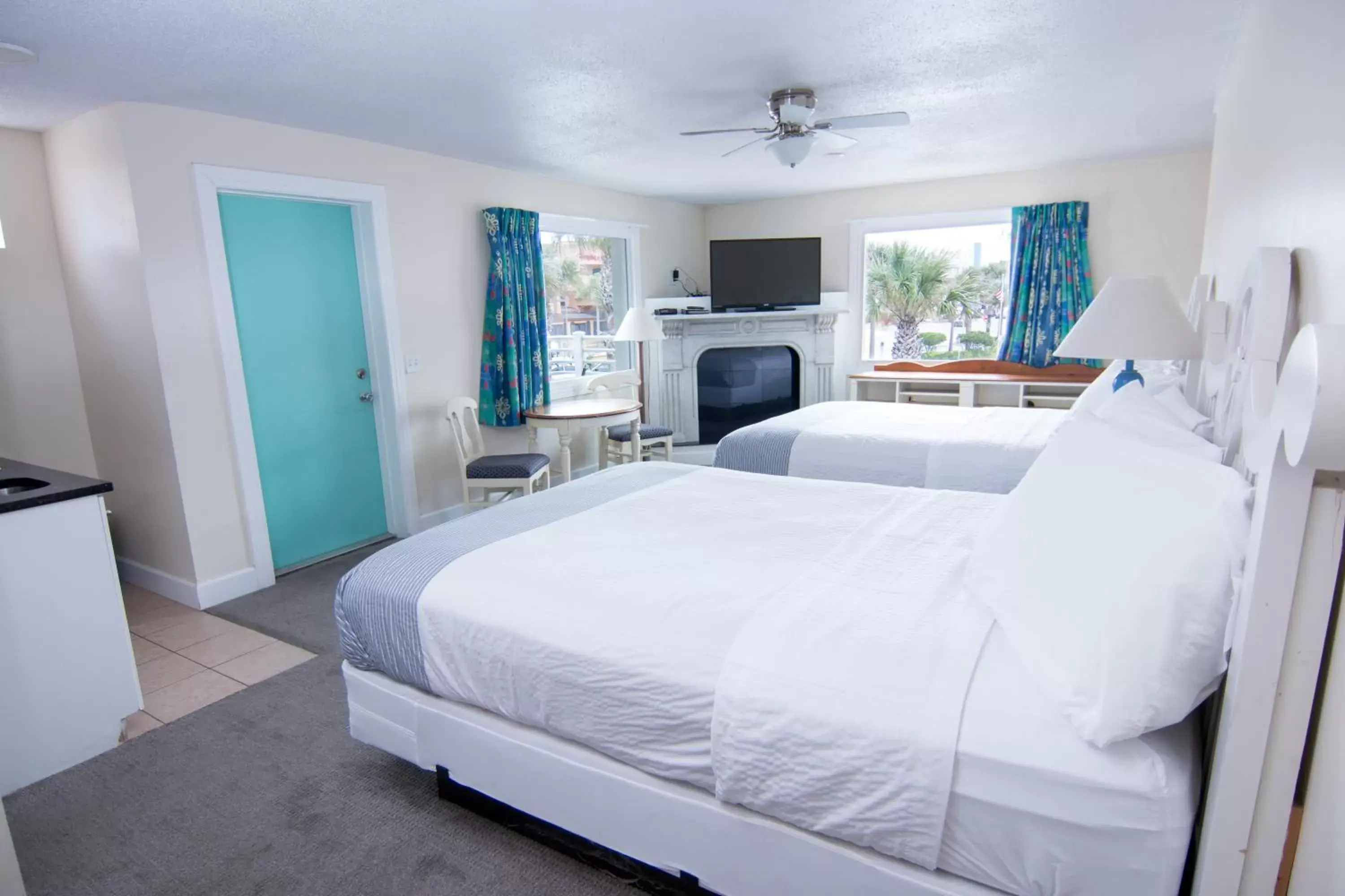 Bedroom, Bed in Magic Beach Motel - Vilano Beach, Saint Augustine