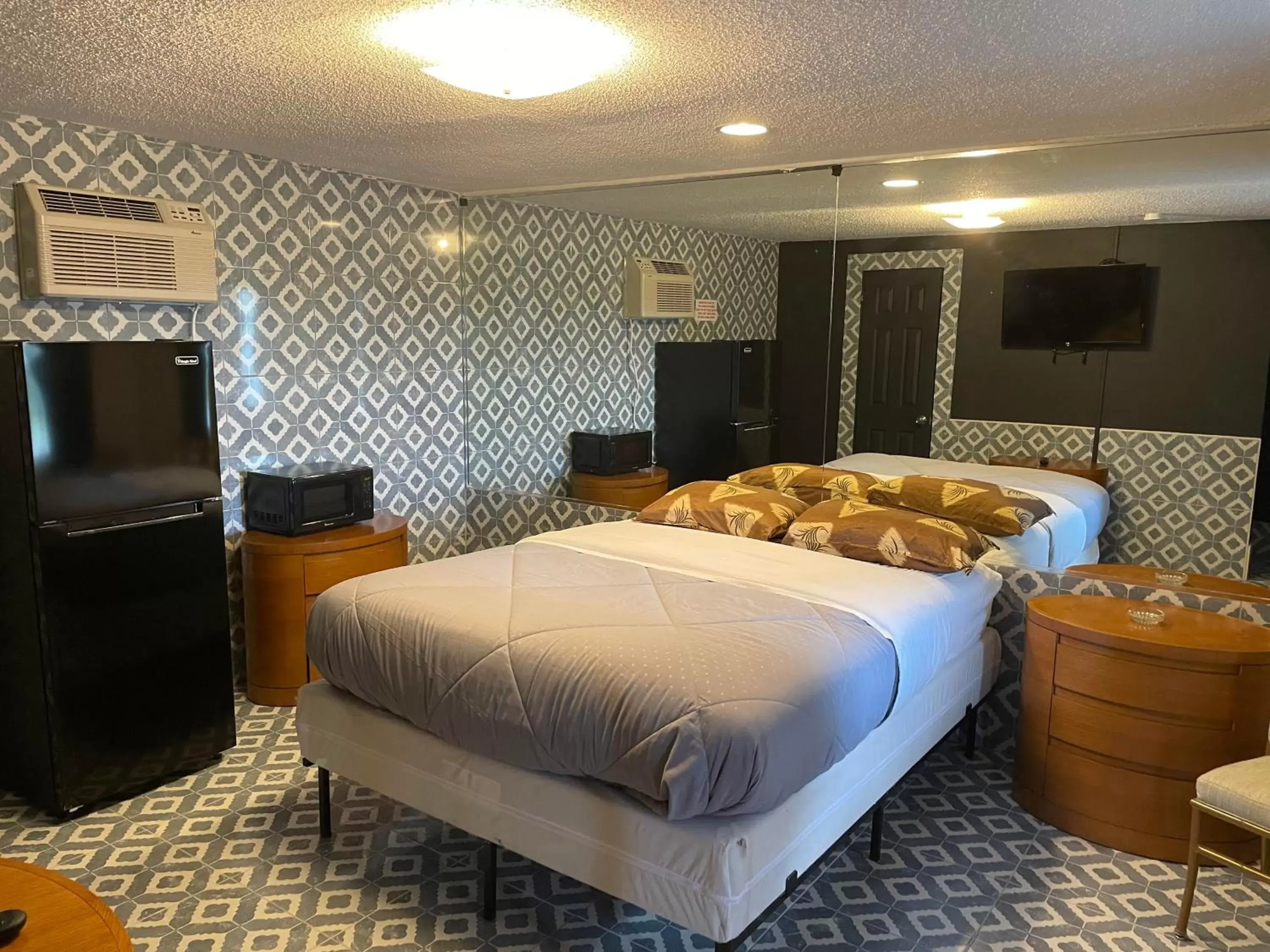 Bedroom in Carole Motel