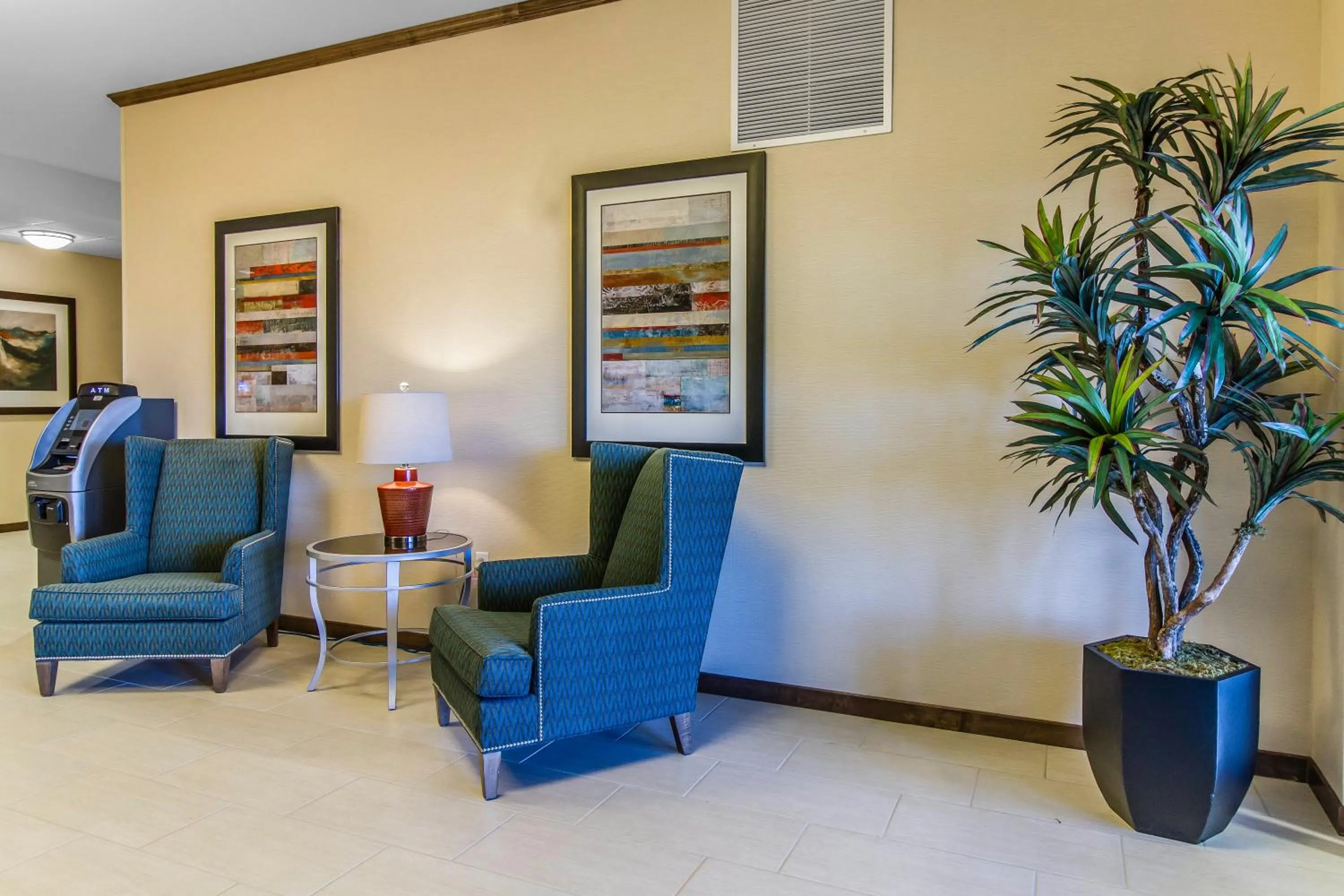 Lobby or reception in MainStay Suites Watford City - Event Center