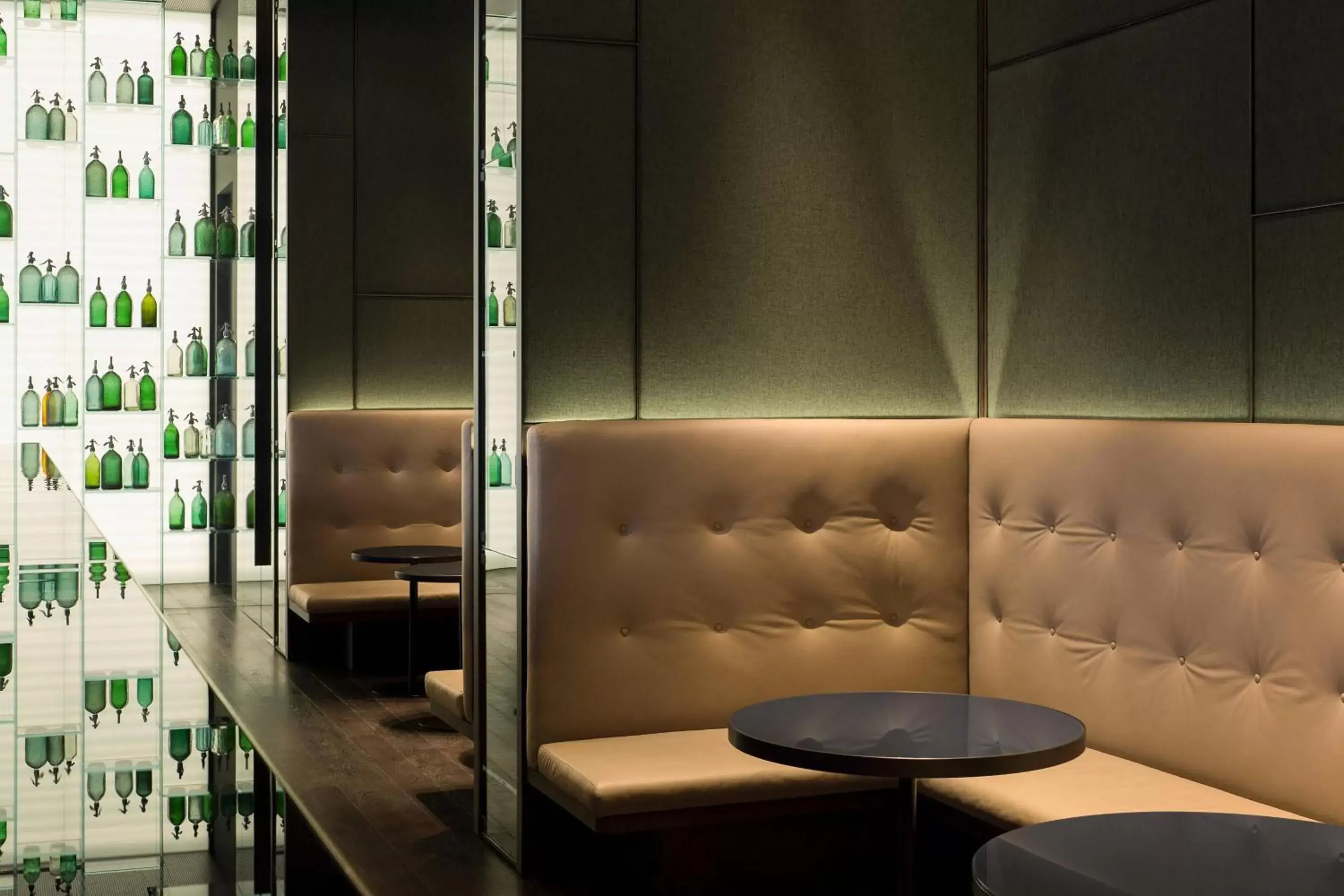 Restaurant/places to eat, Seating Area in Roomers Baden-Baden, Autograph Collection