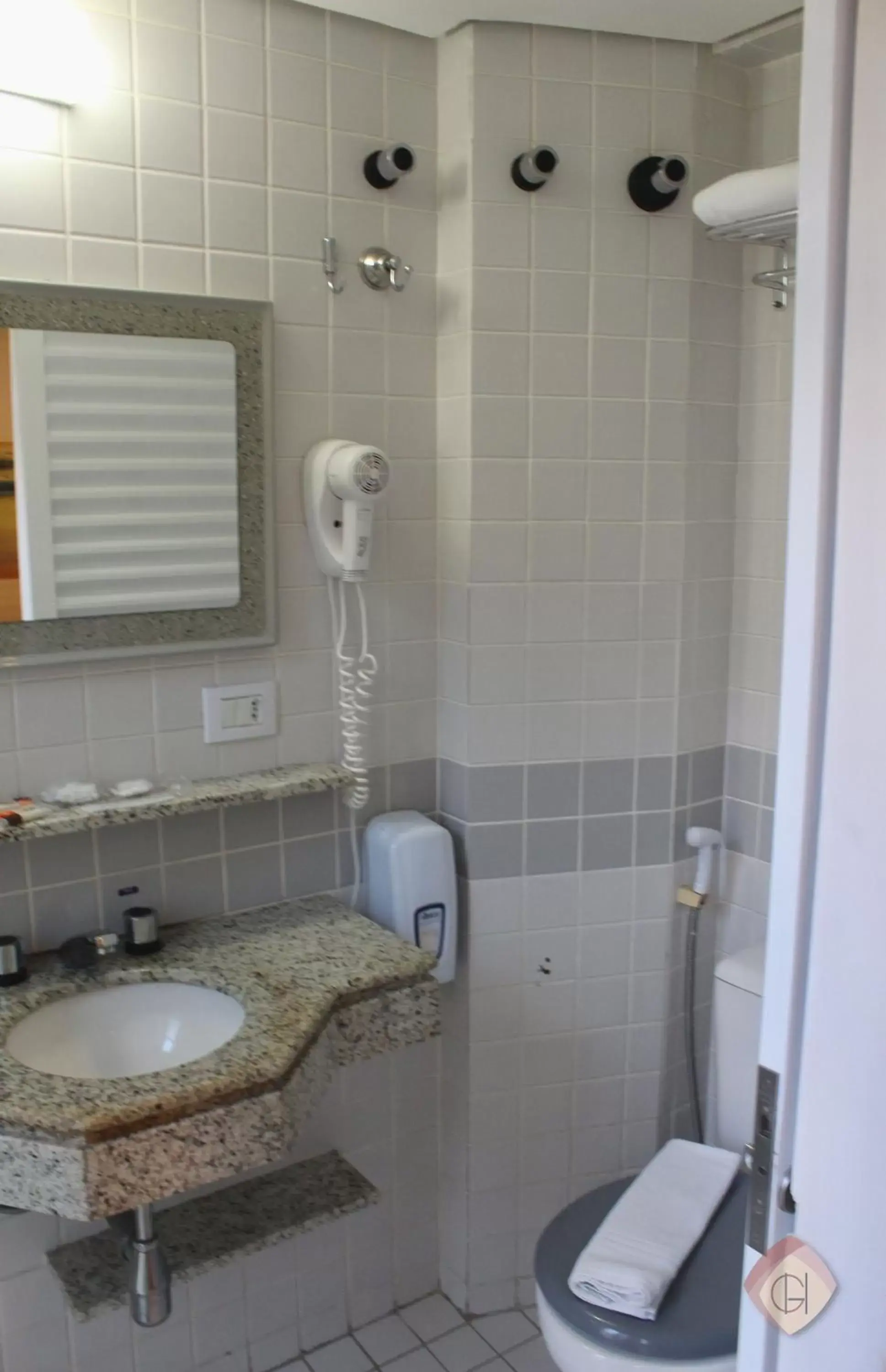 Small Double Room in Grand Hotel Guarujá - A sua Melhor Experiência Beira Mar na Praia! Small Double Room in Grand Hotel Guarujá - A sua Melhor Experiência Beira Mar na Praia!