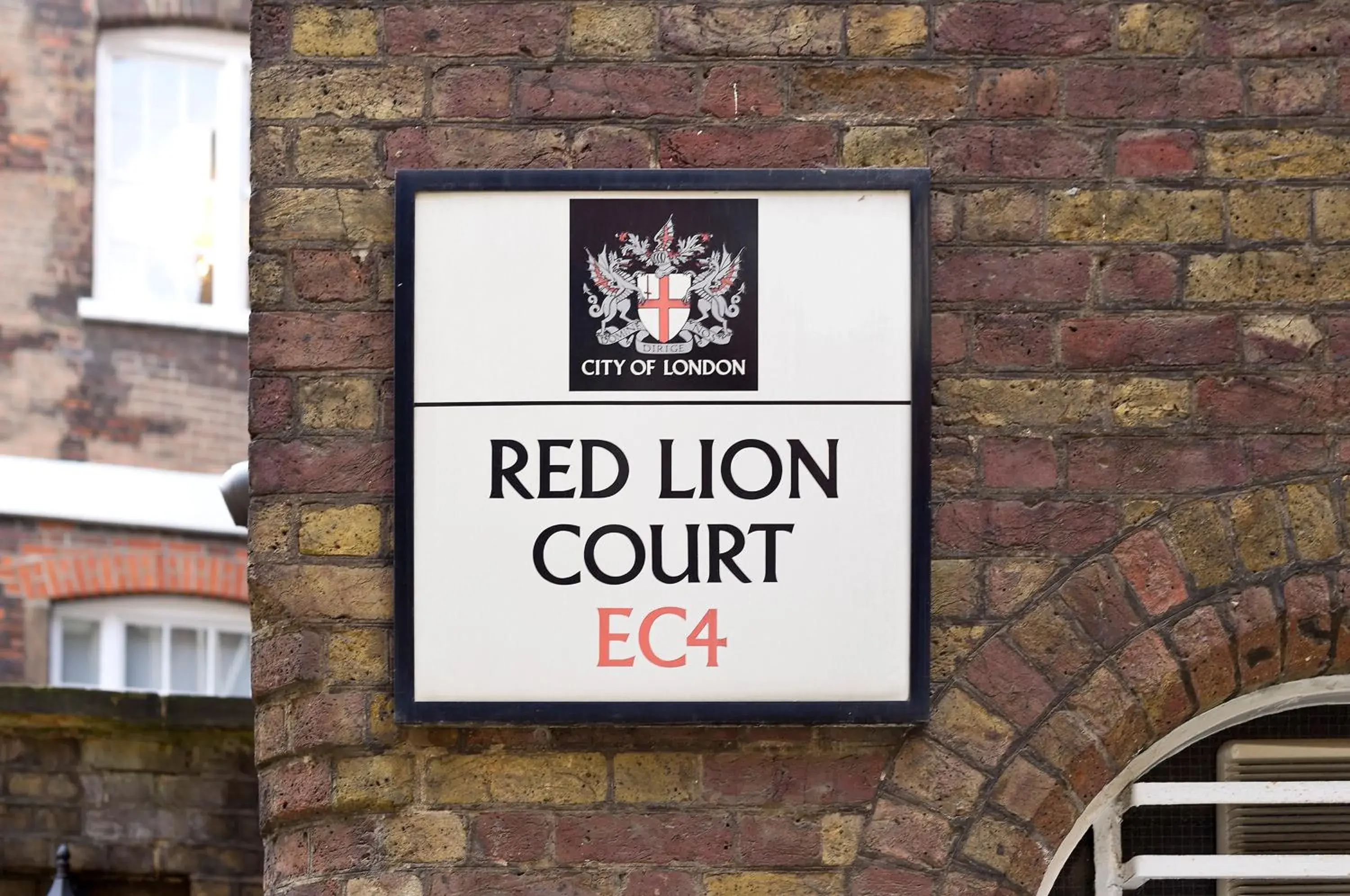Location in Red Lion Court by City2Stay