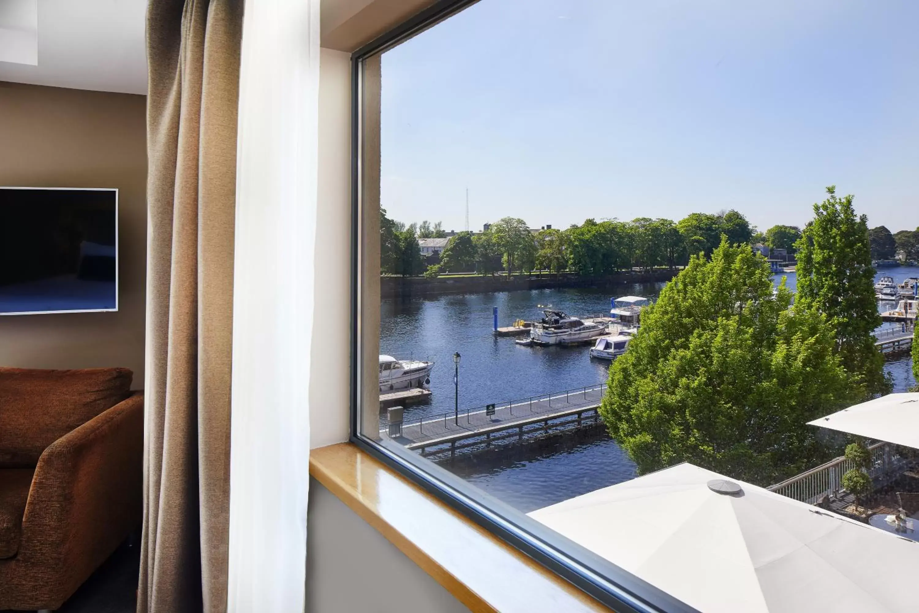 Bedroom, River View in Radisson Blu Hotel, Athlone