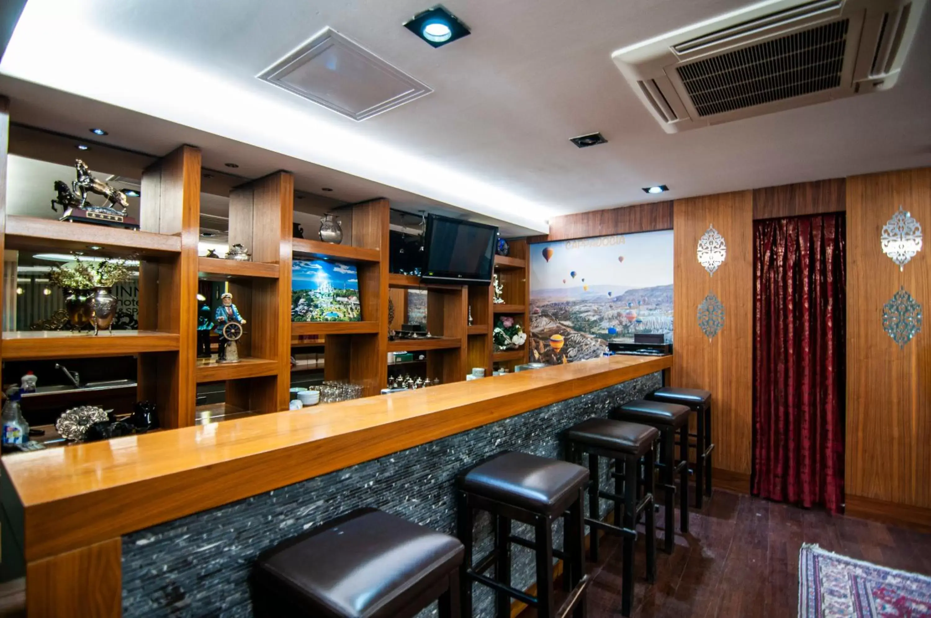 Lounge or bar, Lounge/Bar in Lapis Inn Hotel & Spa ( Ex. Ambassador Hotel)