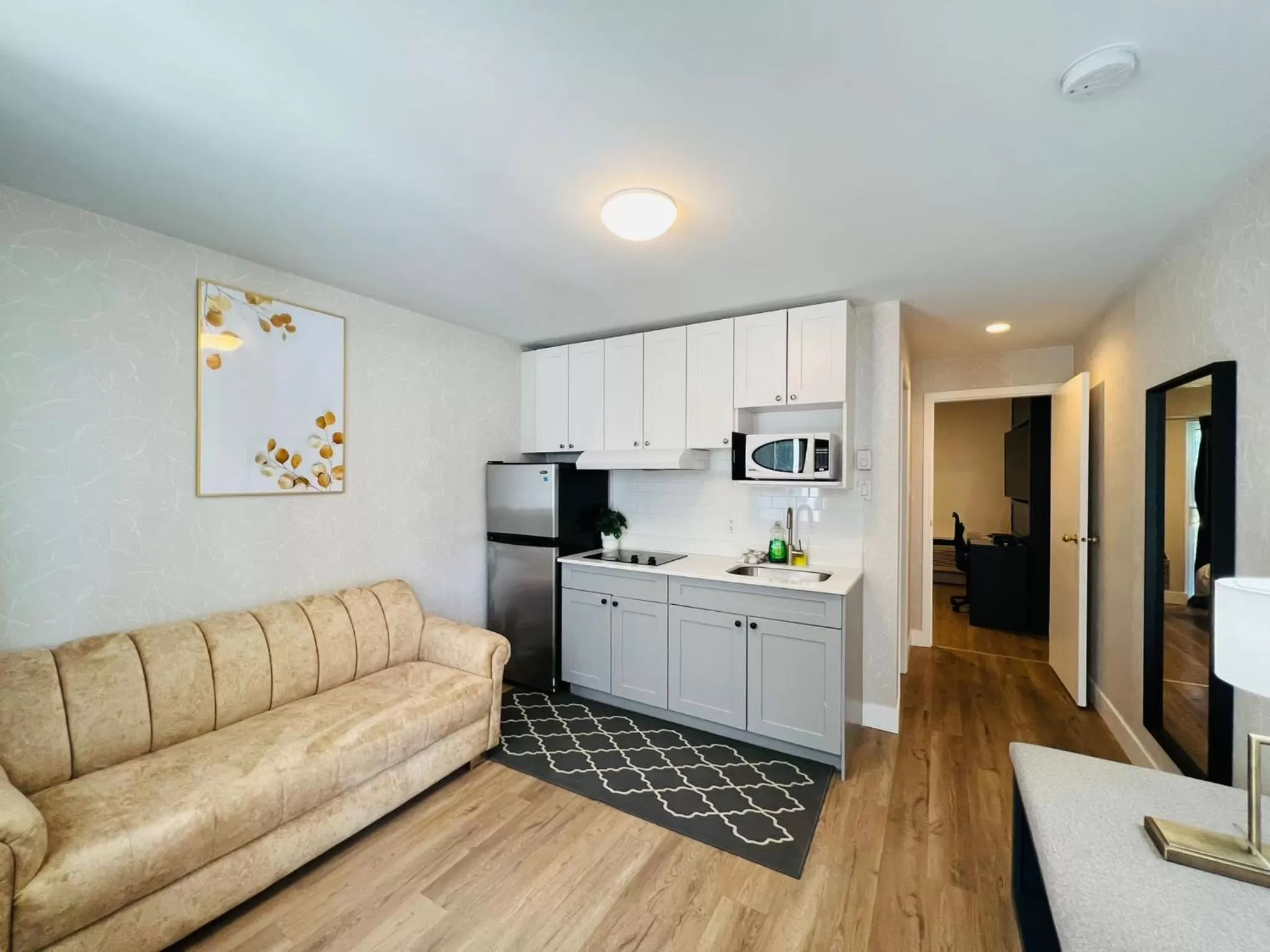 Kitchen or kitchenette in Hotel Civilia Lakeside by Civilia Golf Retreat