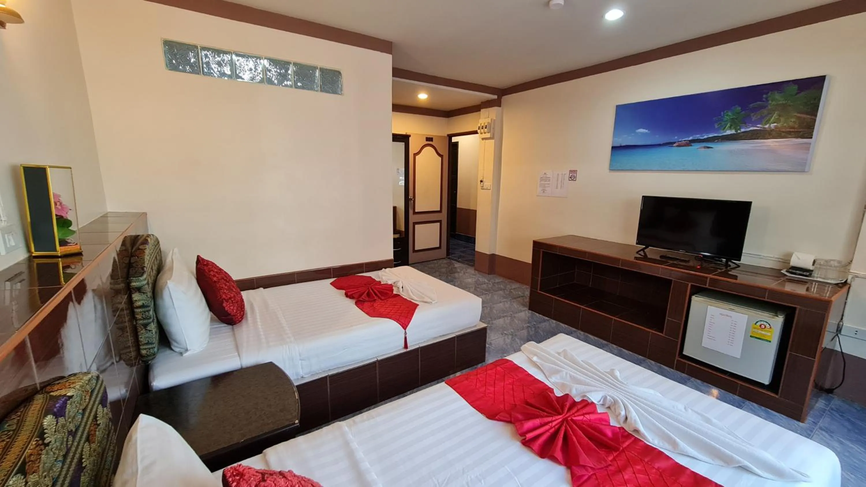 TV and multimedia, Bed in Vech Guesthouse Patong