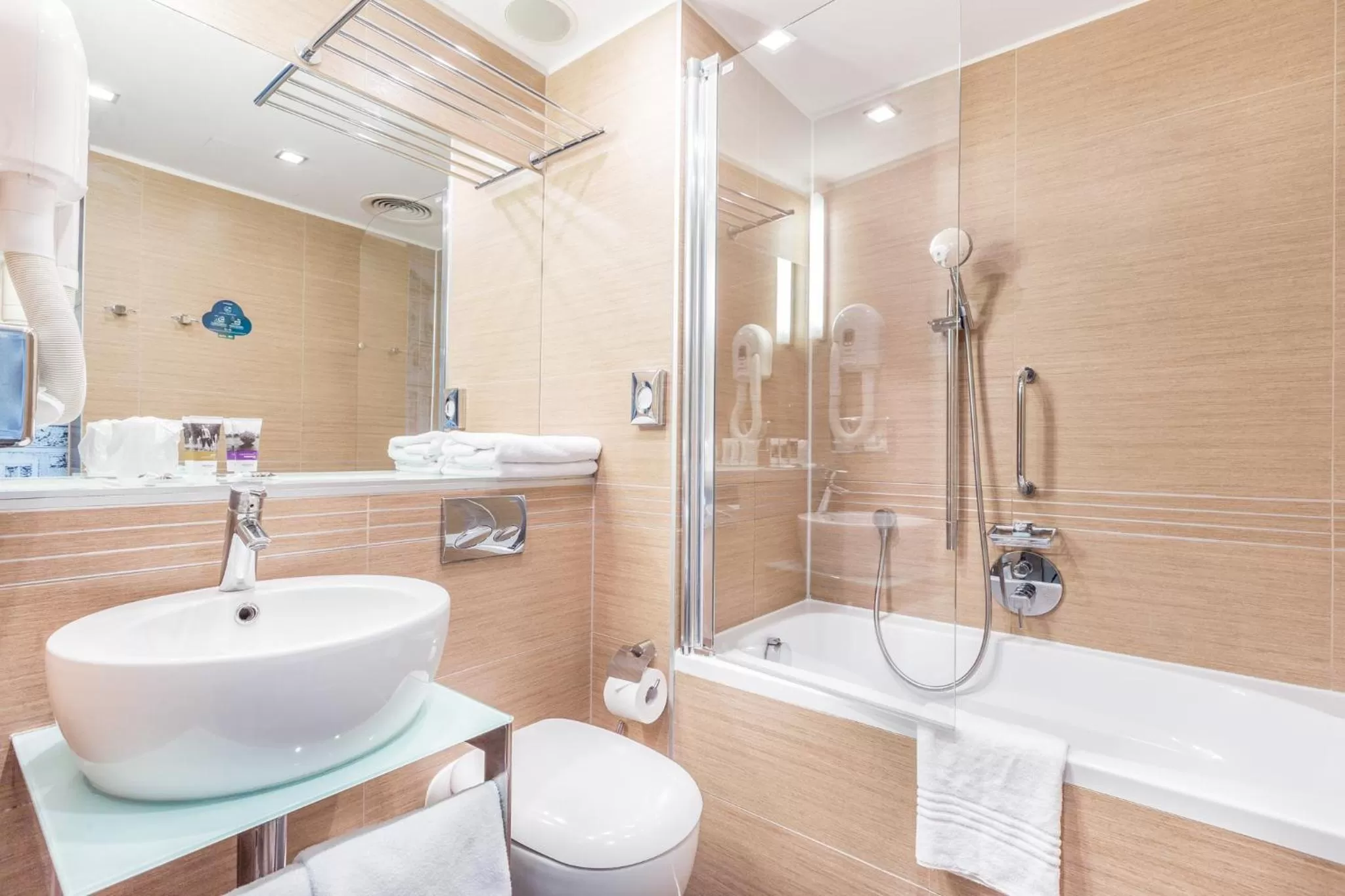 Bathroom in Mercure Gdańsk Stare Miasto