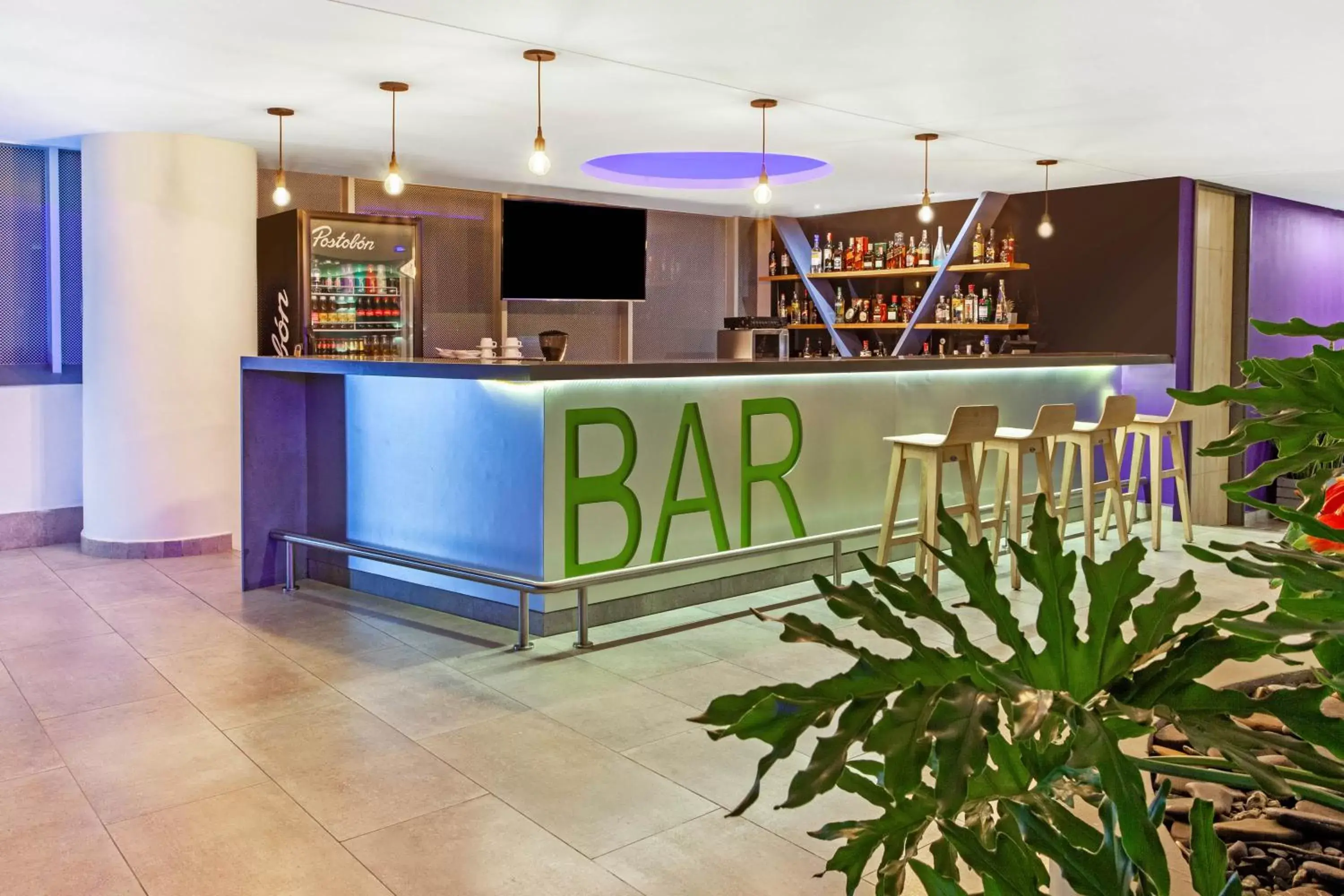 Lounge or bar in La Quinta by Wyndham Medellin