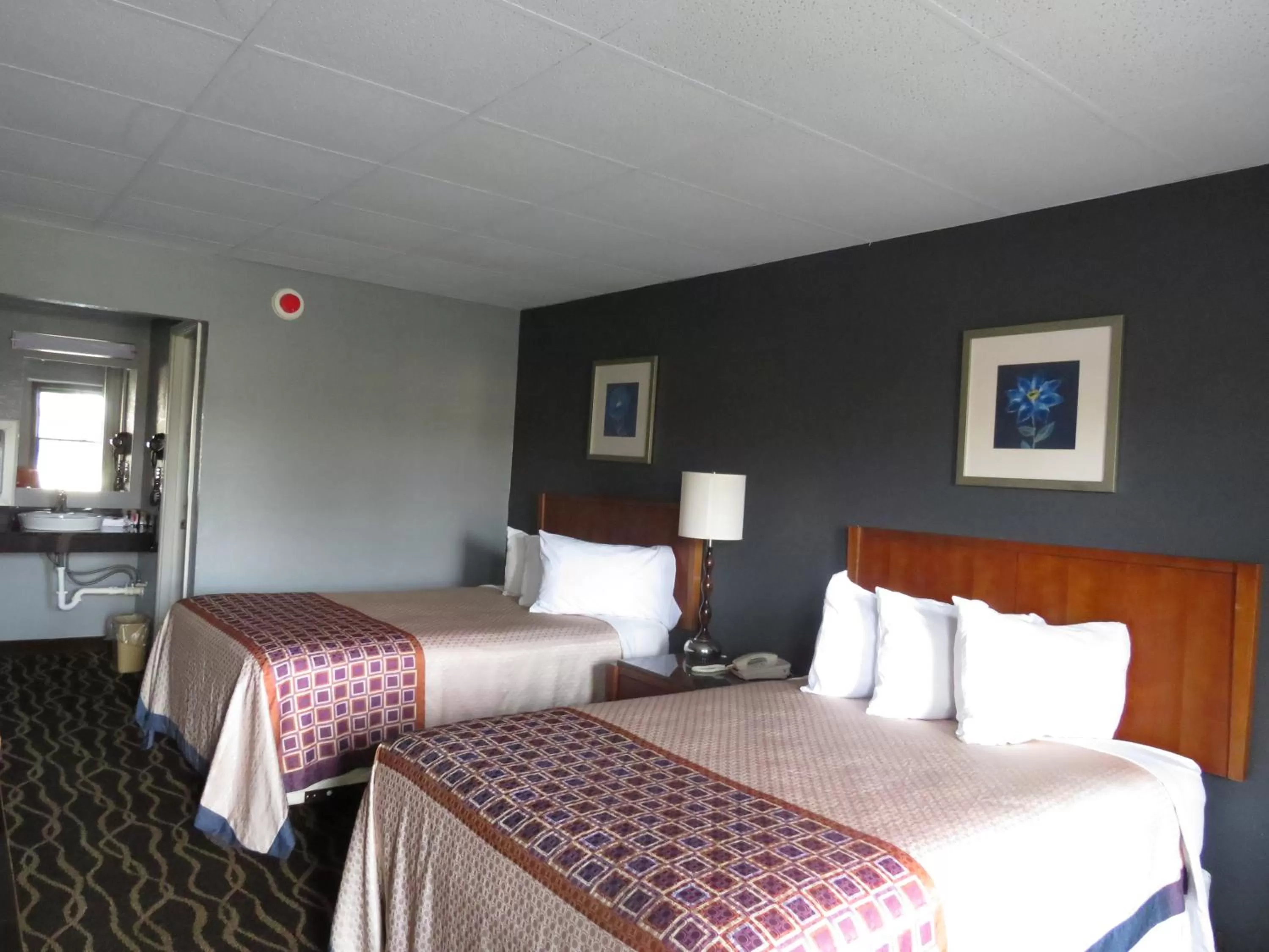 Bed in Travelodge by Wyndham Walterboro