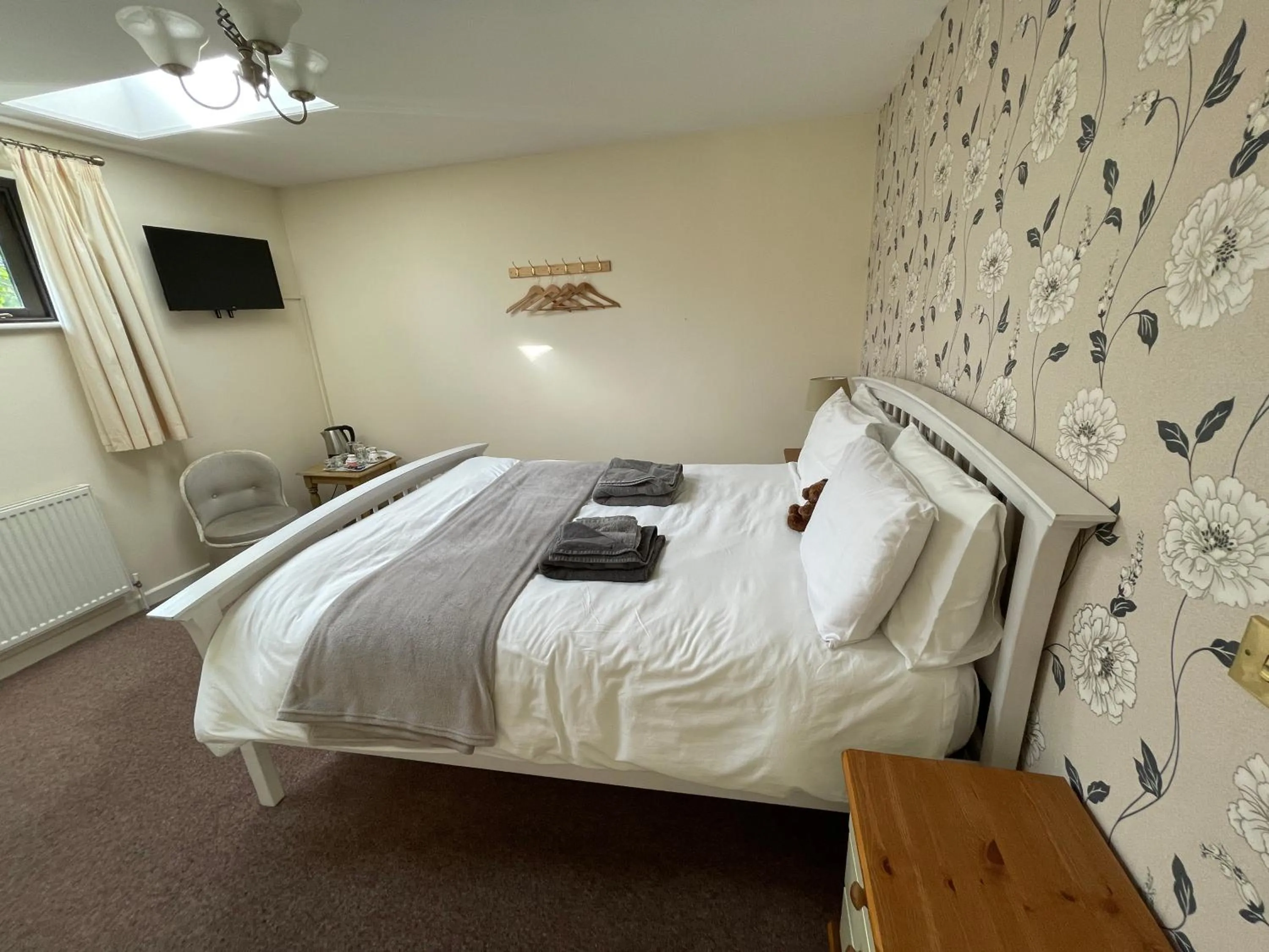 Bed in Station House, Dartmoor and Coast located, Village centre Hotel