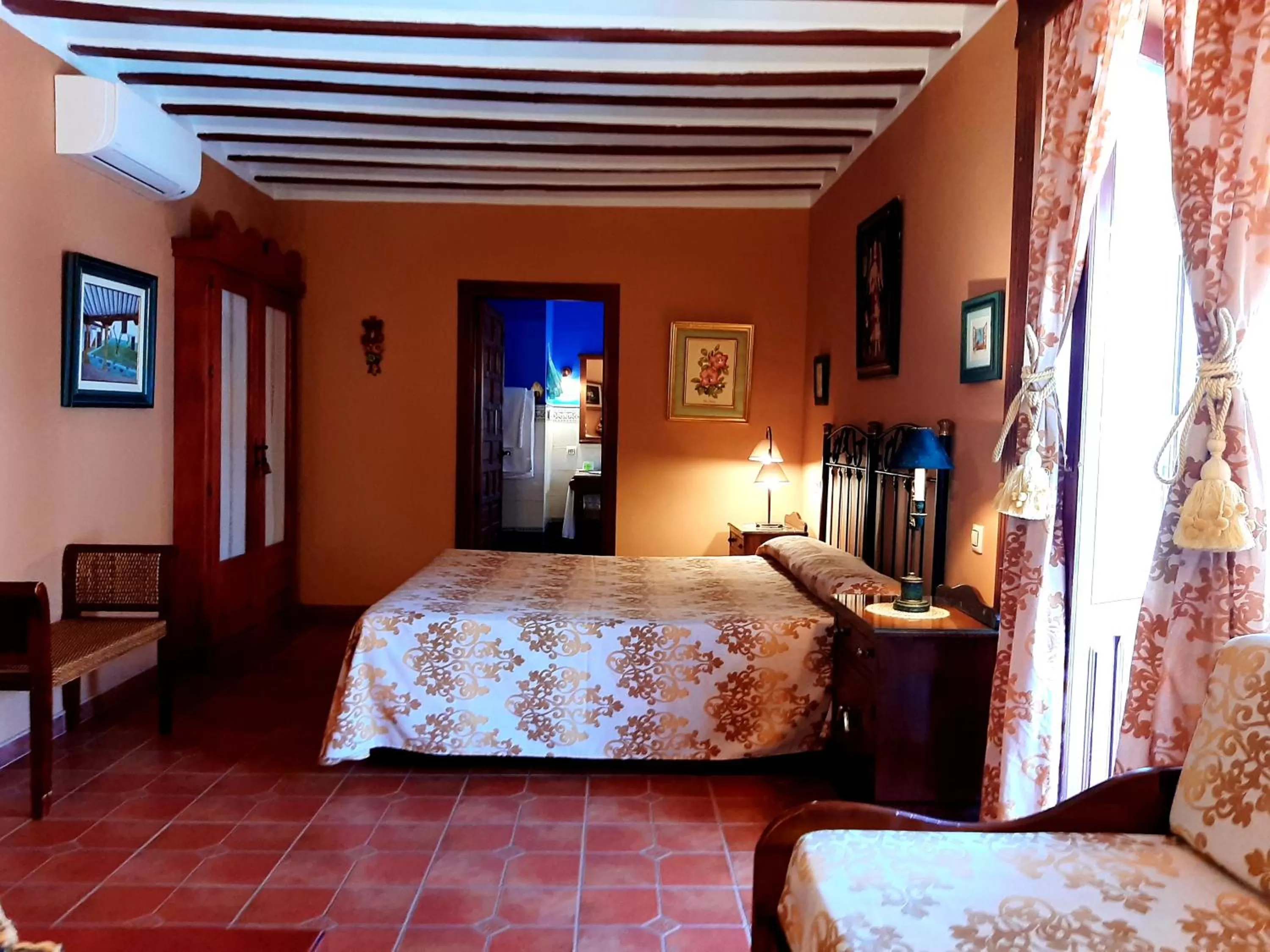 Bed in Hotel Rural Posada Los Caballeros