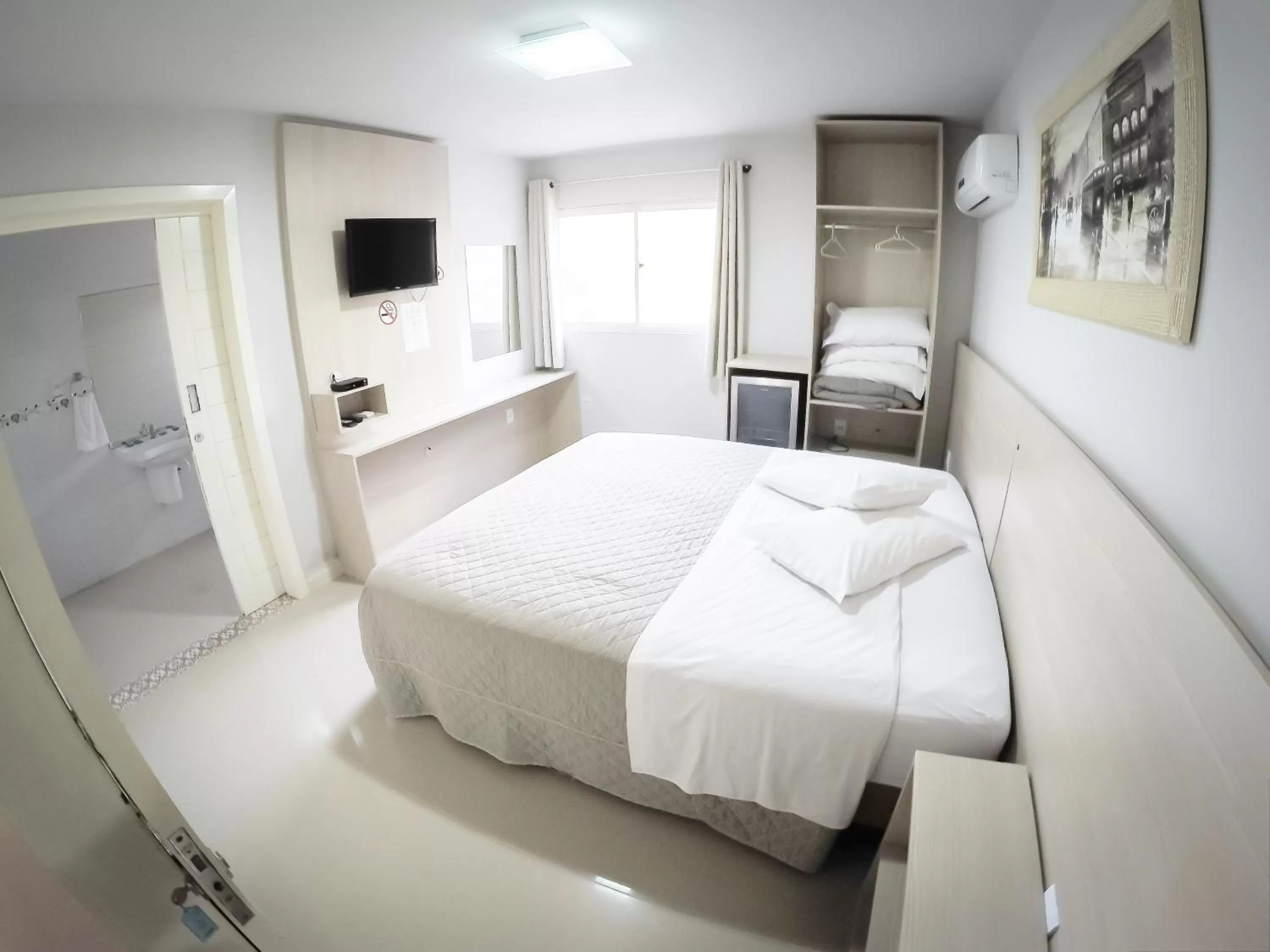 Bedroom in Hotel Guerra - Pousada Montebelo