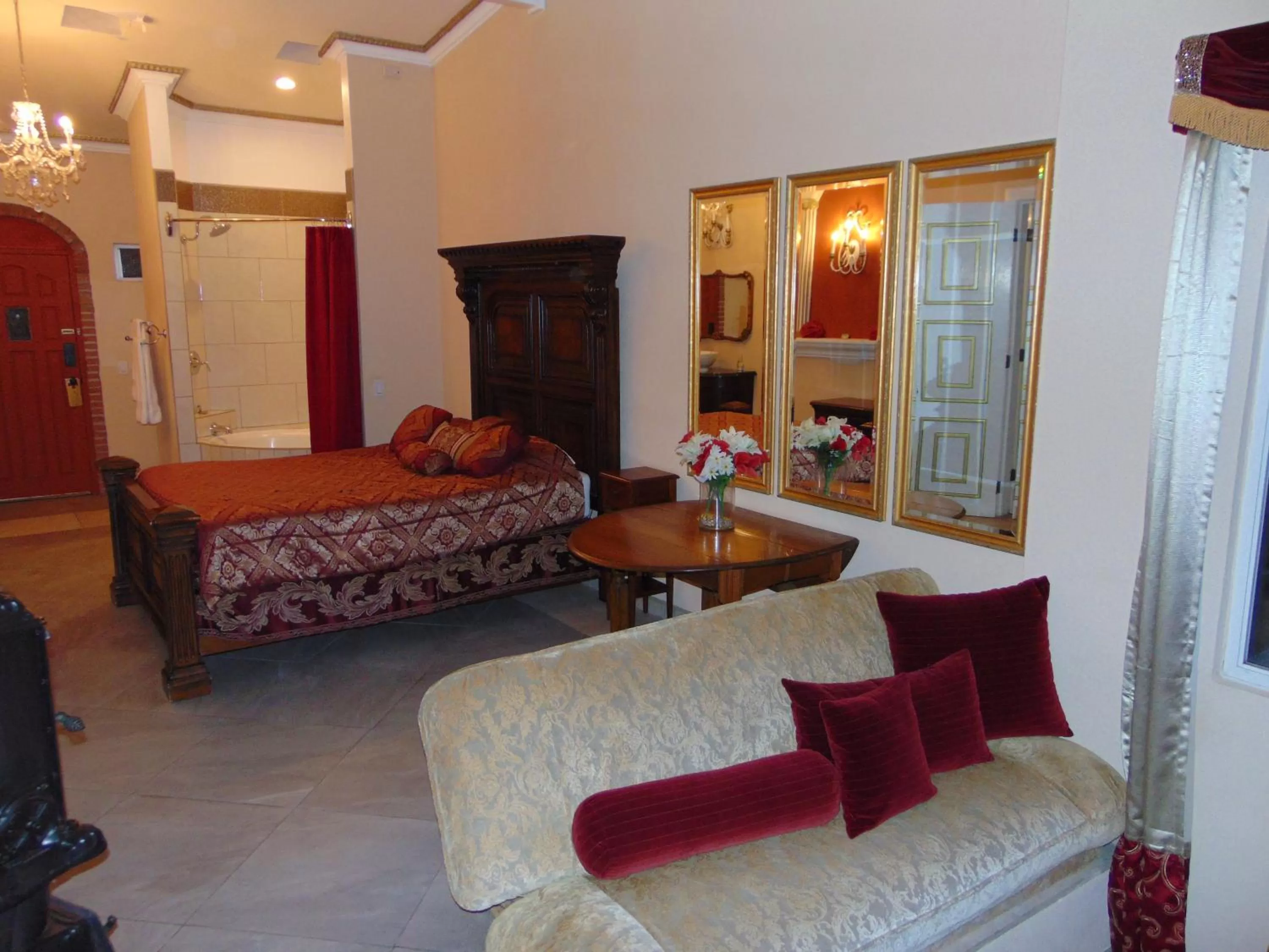 Photo of the whole room, Bed in Poco Cielo Hotel