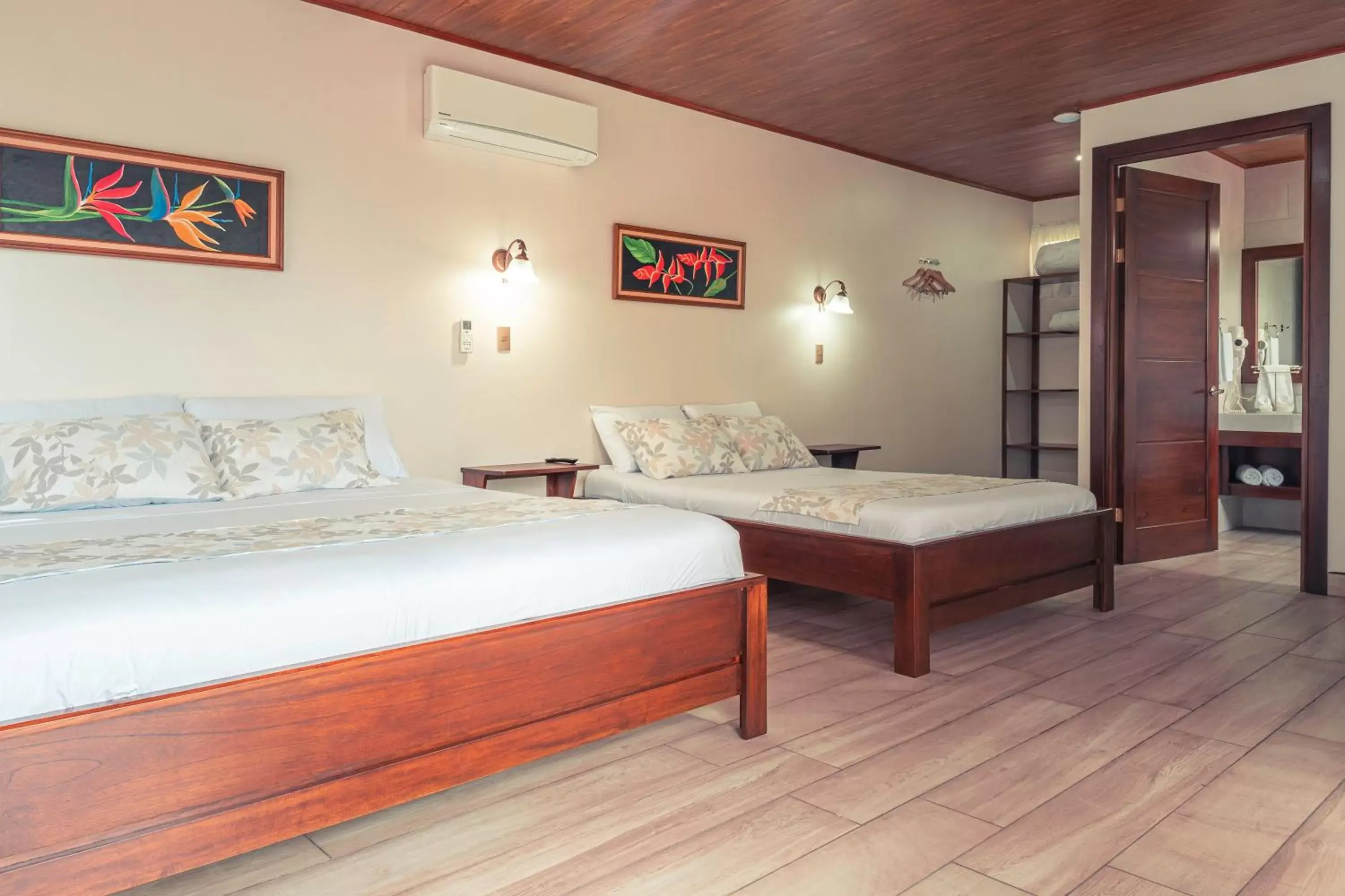 Bedroom, Bed in Miradas Arenal Hotel & Hotsprings