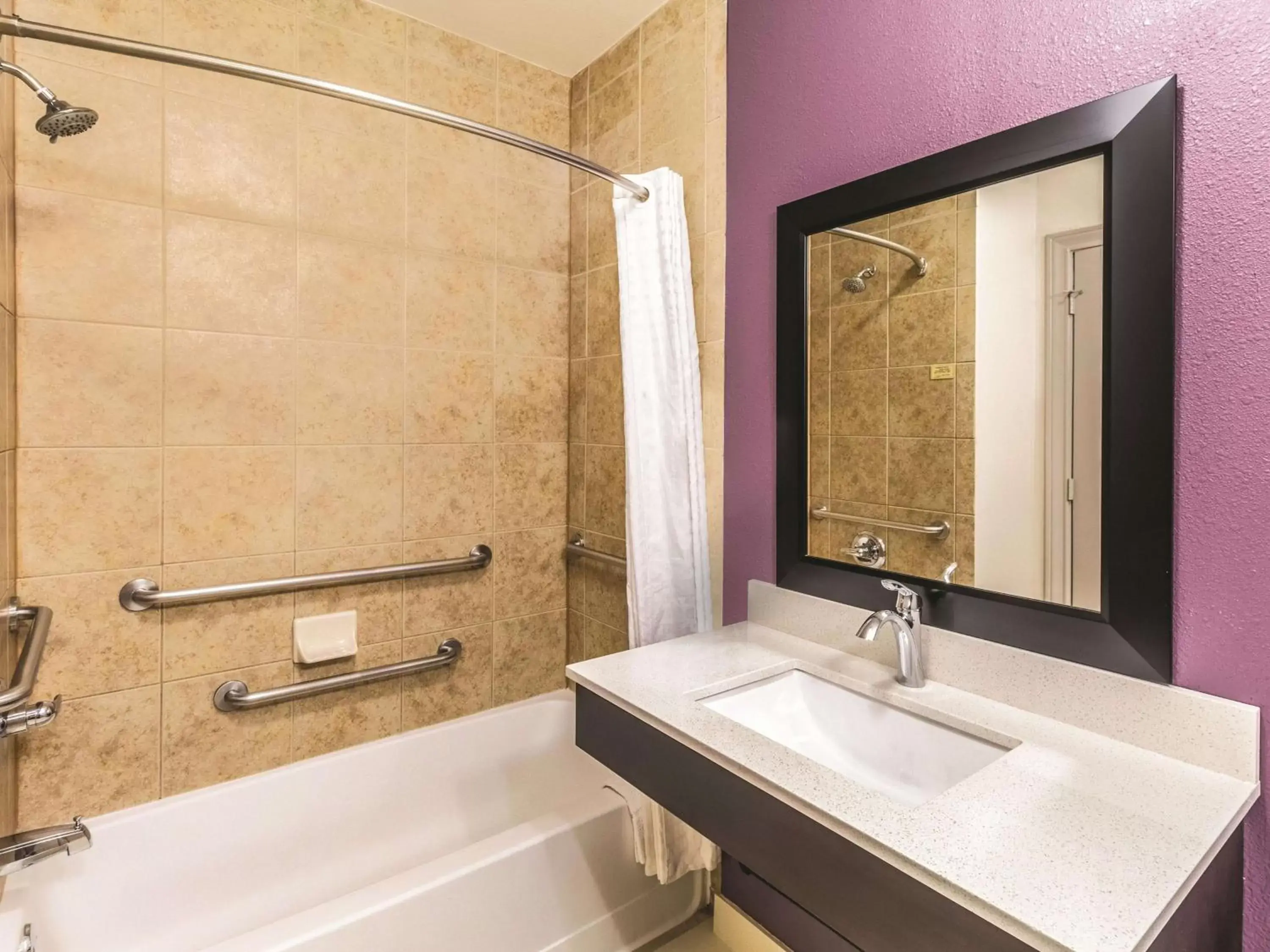 Shower, Bathroom in La Quinta by Wyndham Mission at West McAllen