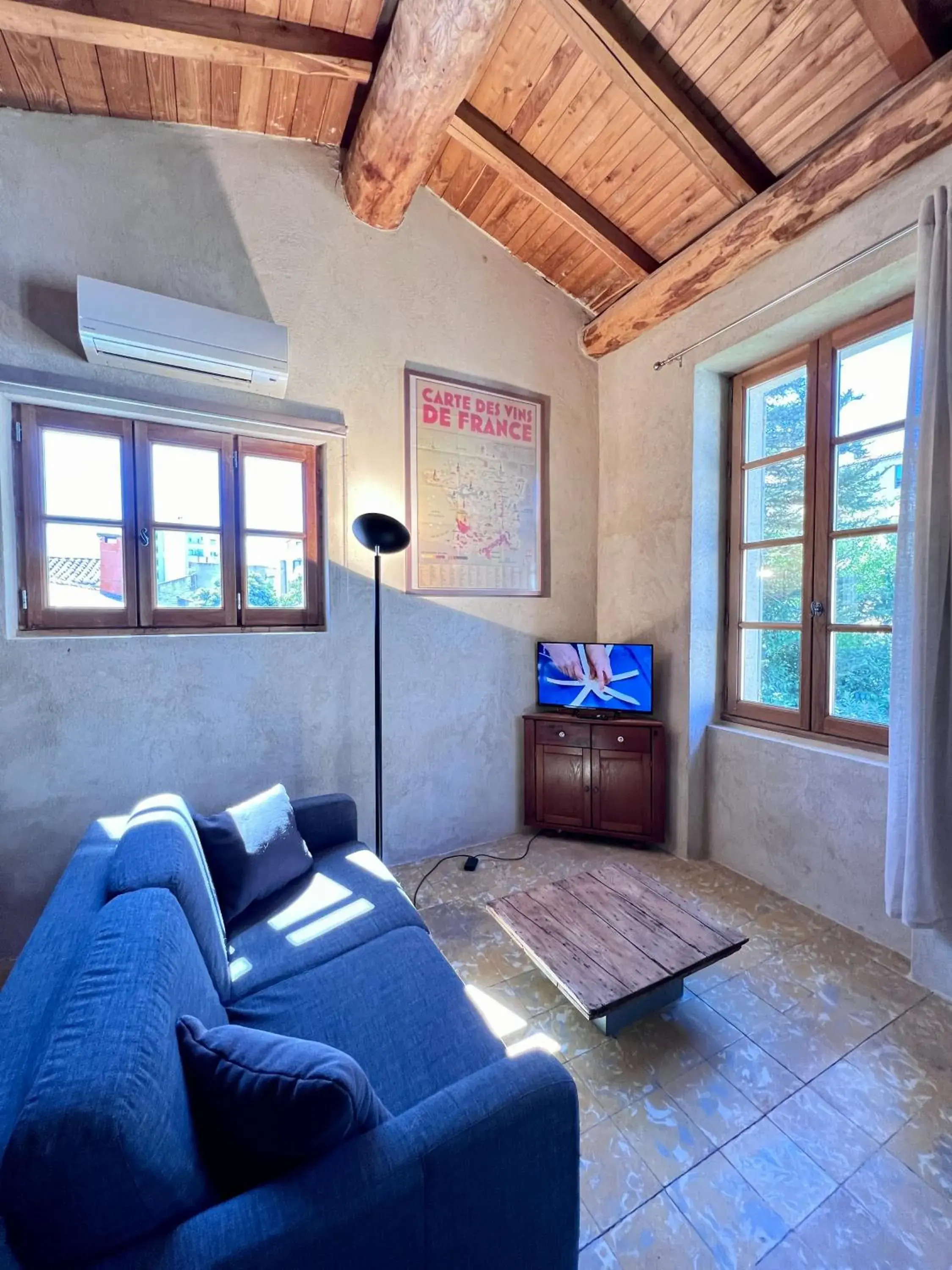 TV and multimedia, Seating Area in Hotel Majestic