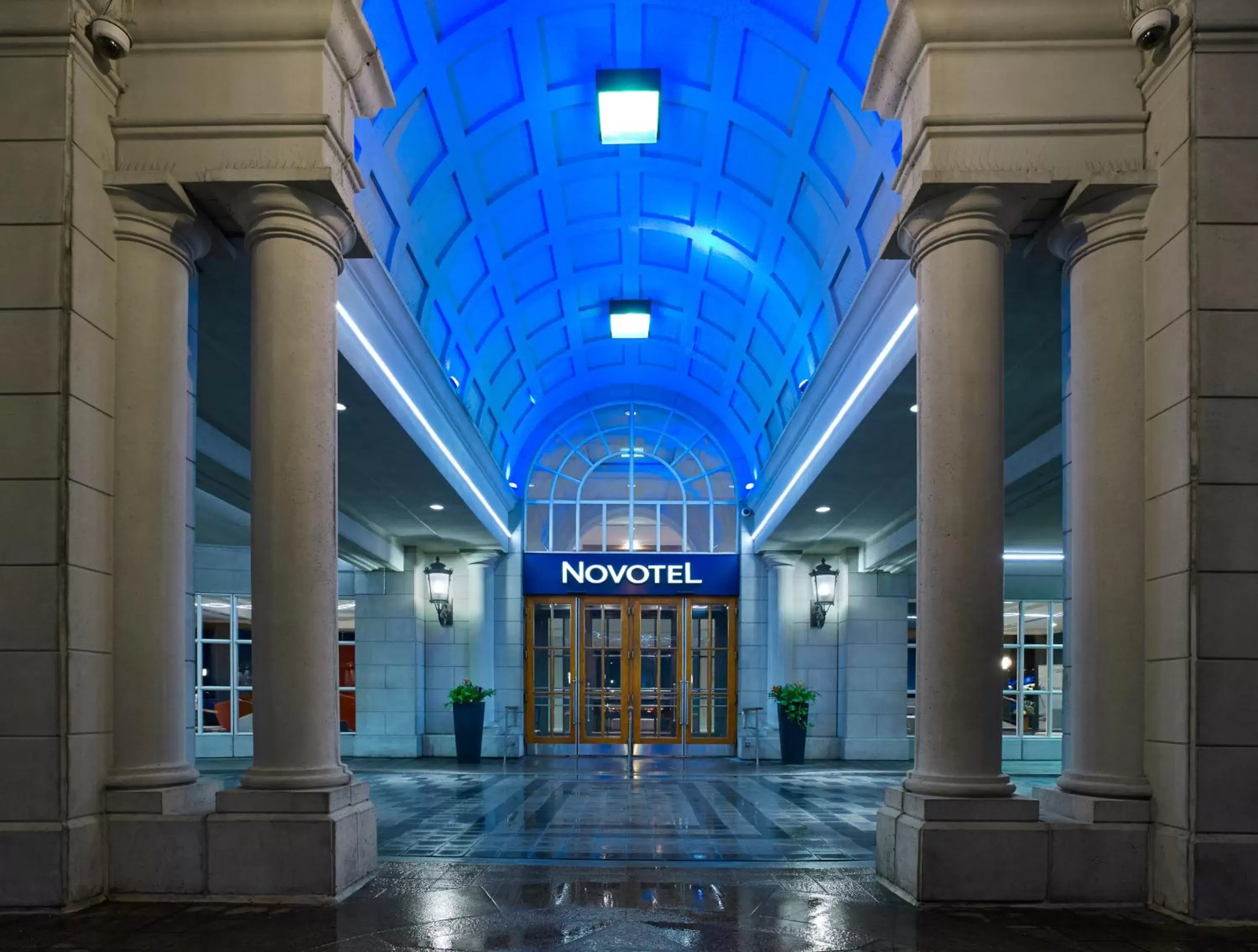 Facade/entrance in The Novotel Toronto Centre