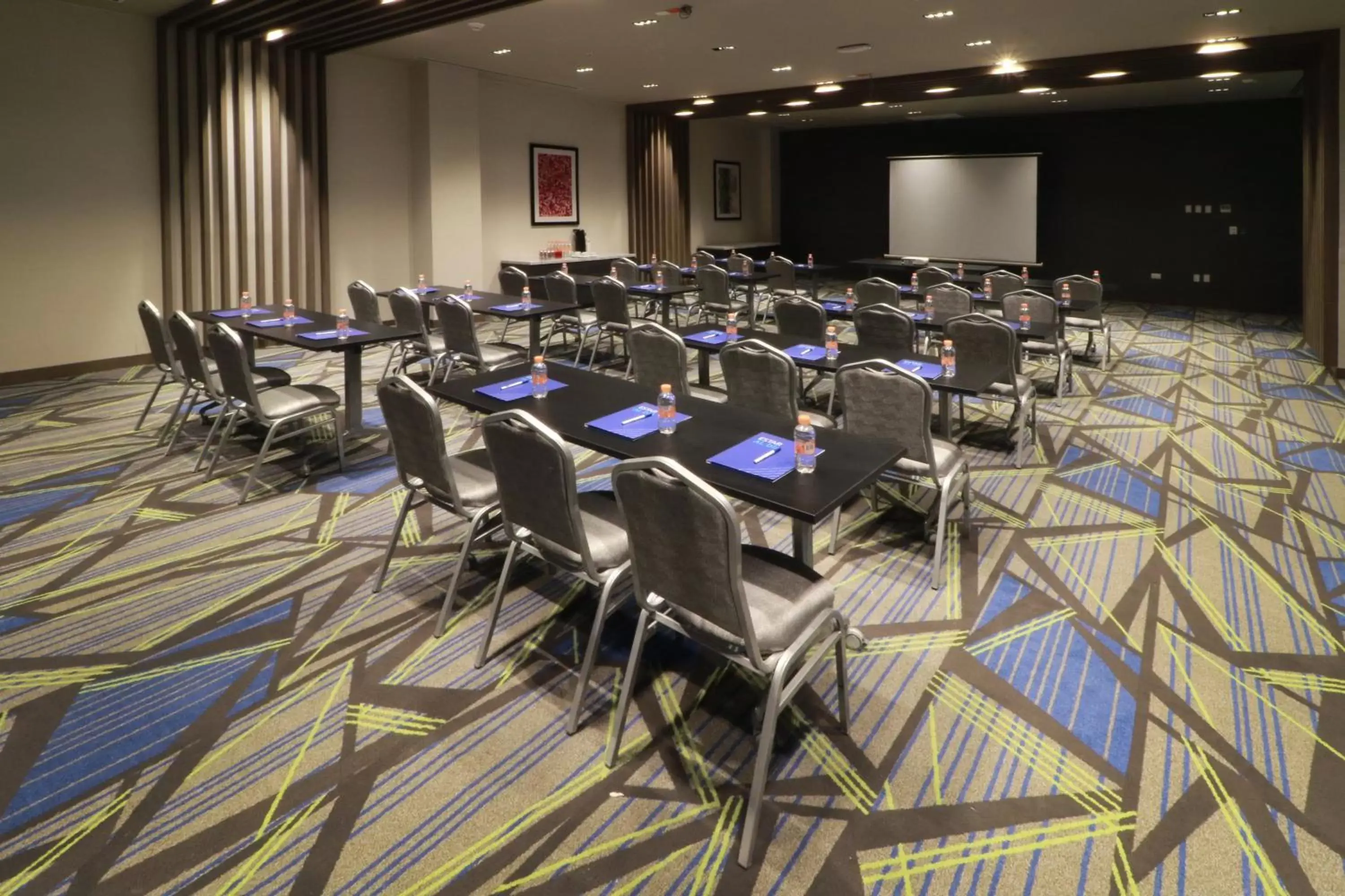 Business facilities in Holiday Inn Express - Monterrey - Fundidora, an IHG Hotel