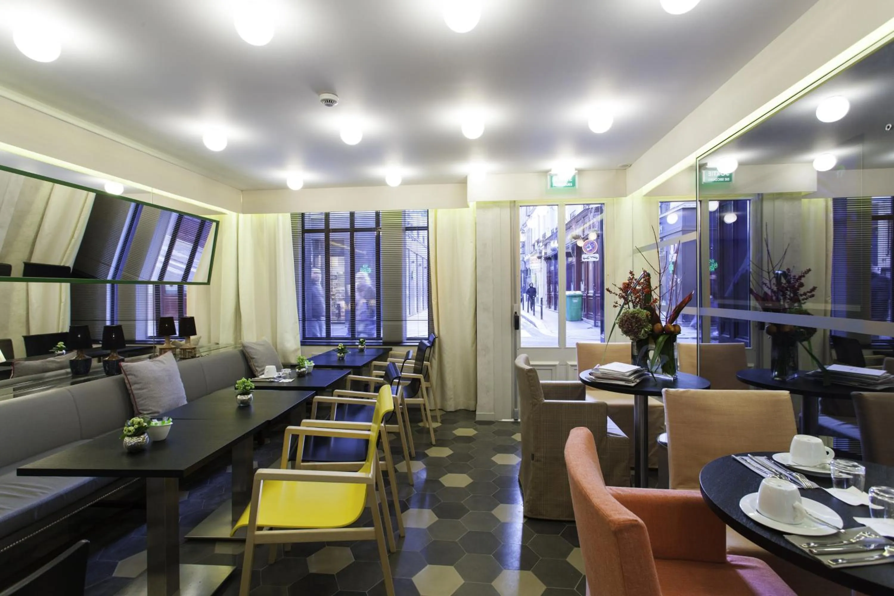 Lounge or bar in Hotel Saint Dominique