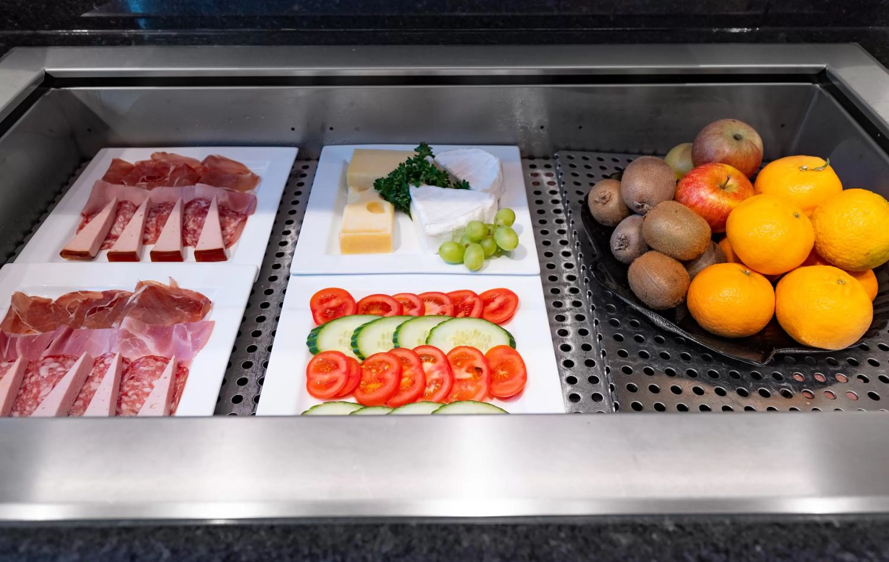 Buffet breakfast in Hotel Linde - 24h Self Check-in