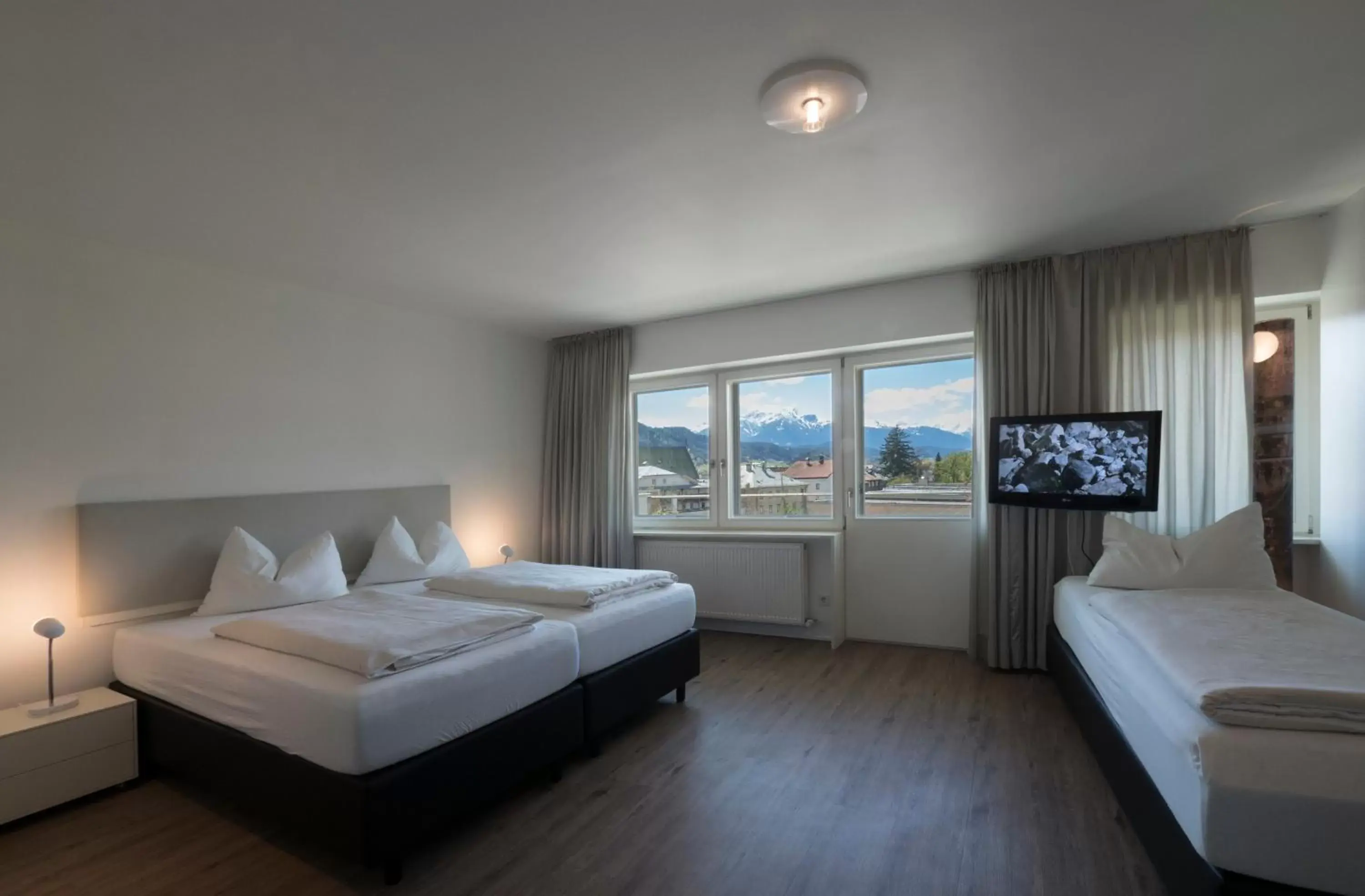 Photo of the whole room, Bed in Parkhotel Hall in Tirol