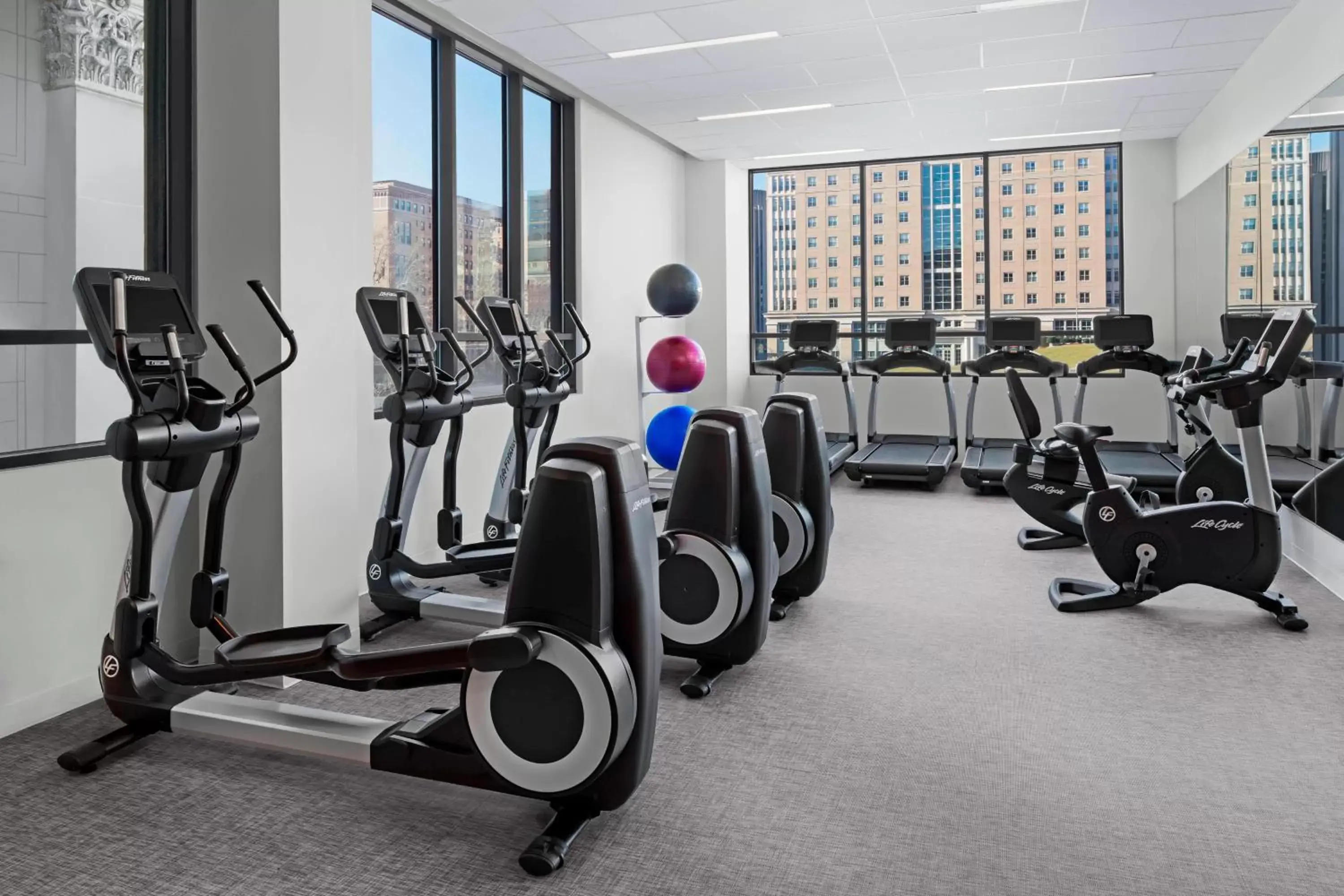 Fitness centre/facilities, Fitness Center/Facilities in The Oaklander Hotel, Autograph Collection