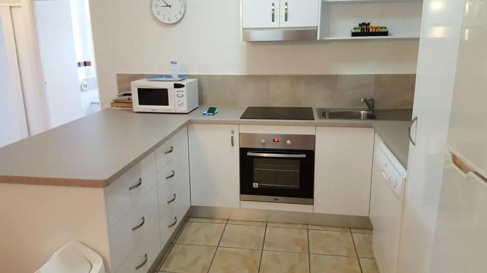 dishwasher, Kitchen/Kitchenette in Nautilus Holiday Apartments