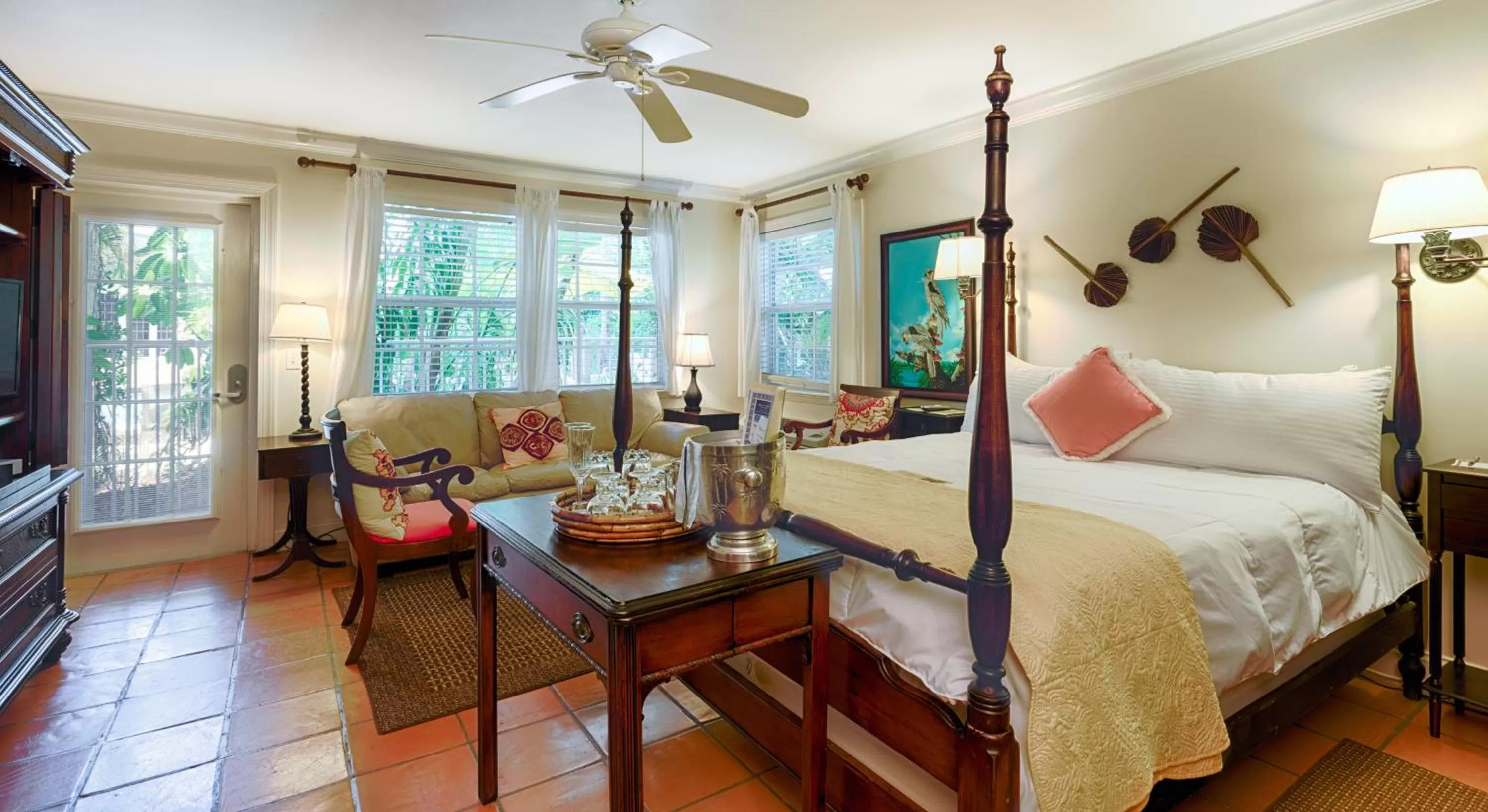 Bedroom, Bed in The Caribbean Court Boutique Hotel