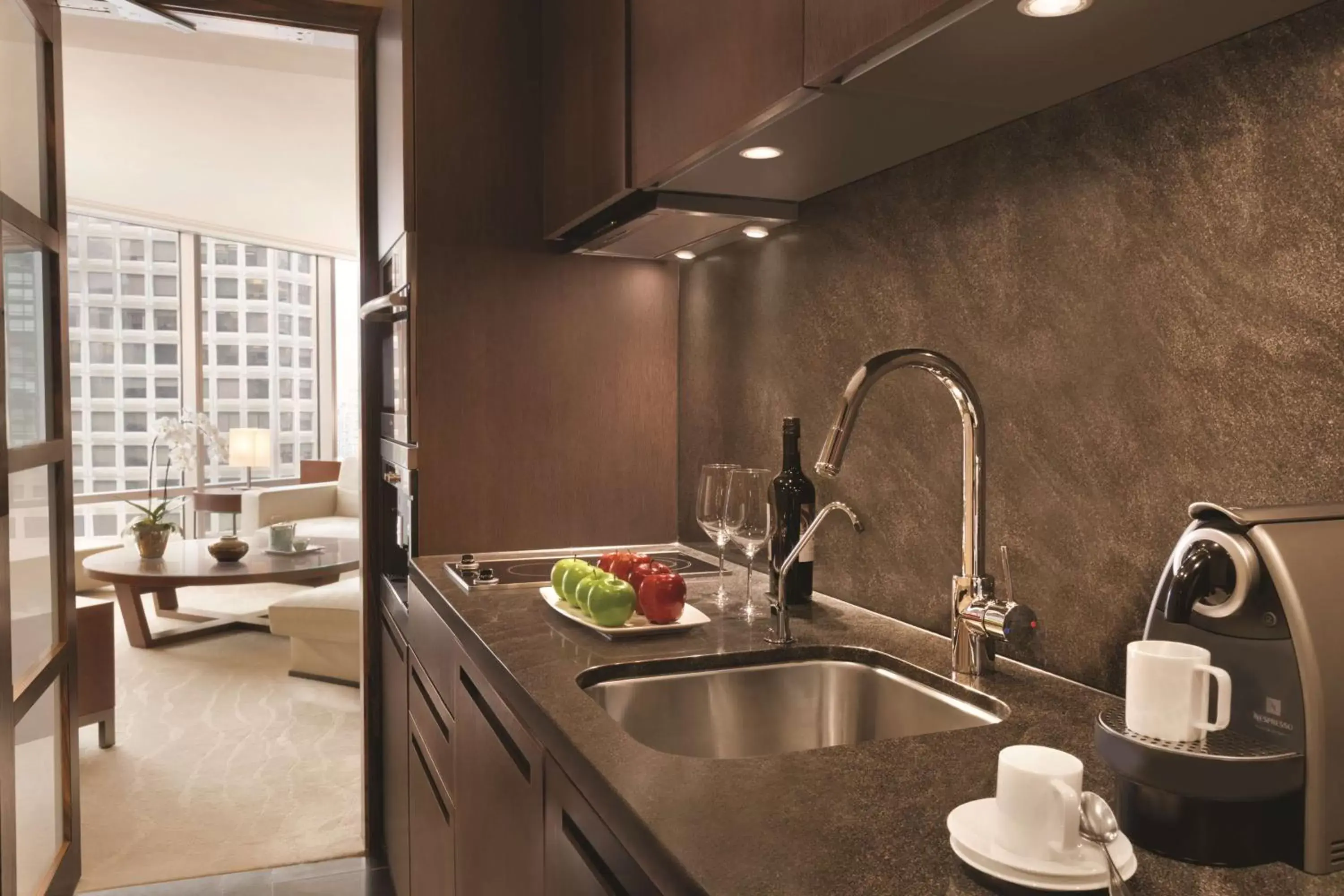 Coffee/tea facilities, Kitchen/Kitchenette in Shangri-La Vancouver