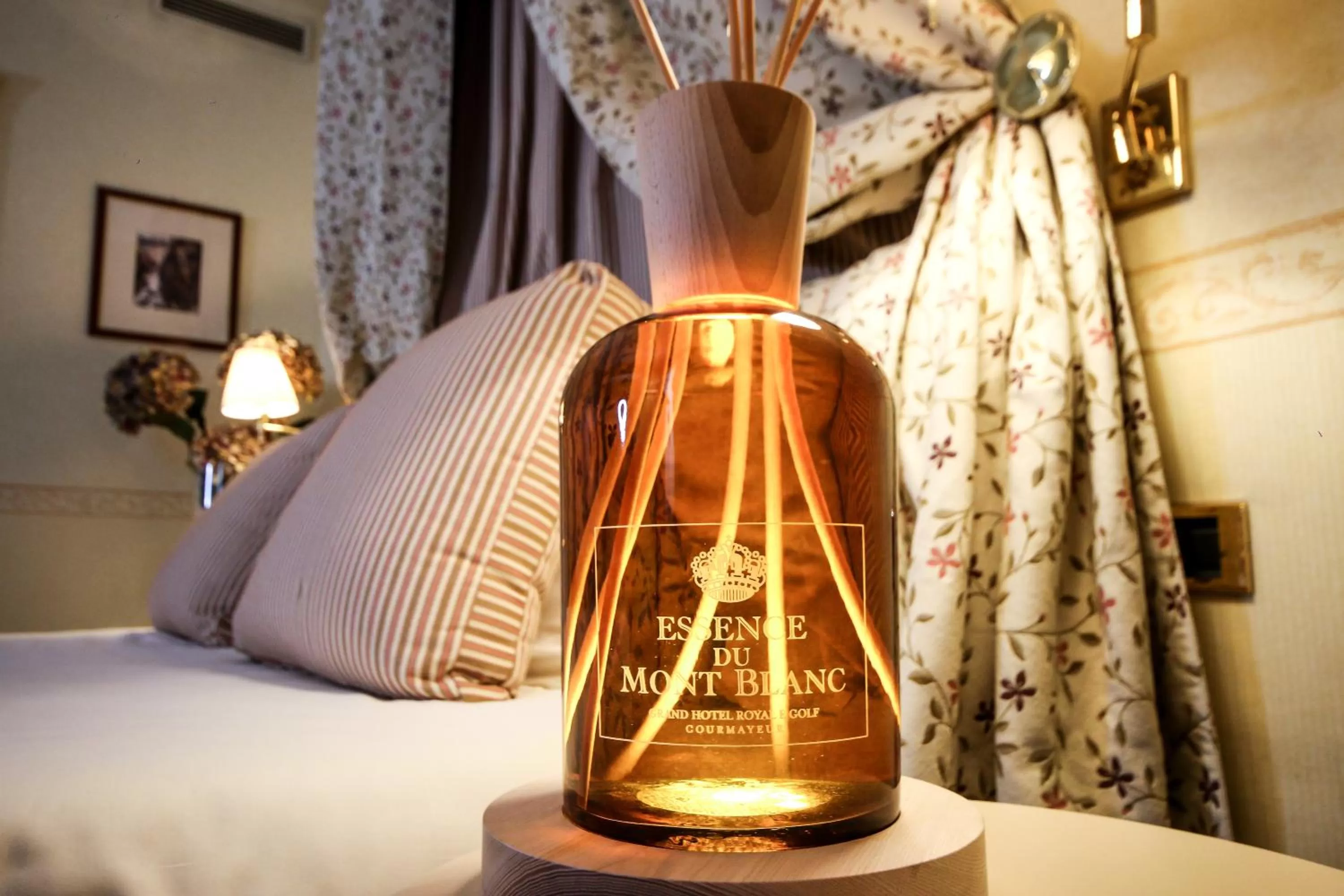 Bedroom, Bed in Grand Hotel Royal E Golf