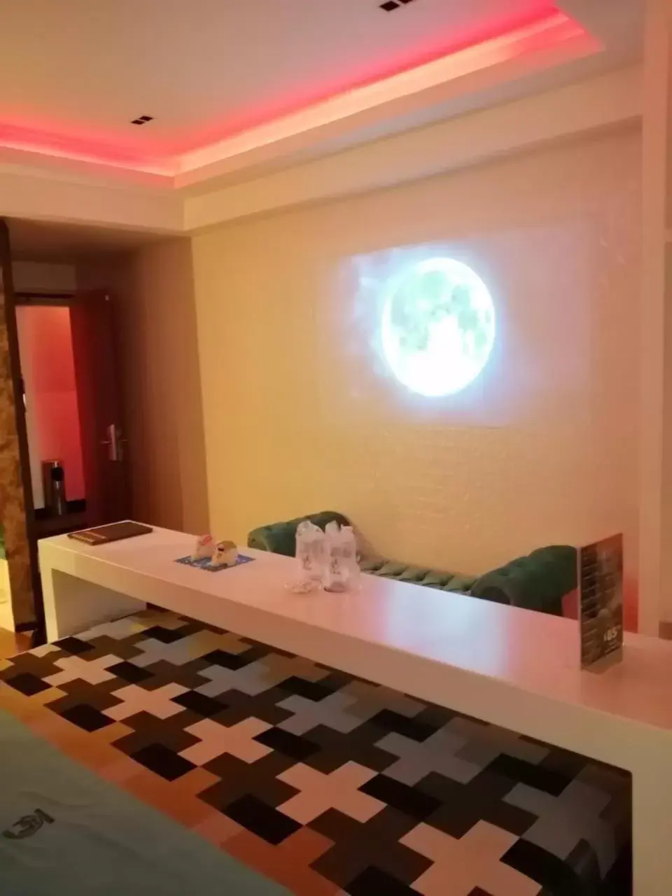 TV and multimedia in Hotel Lua