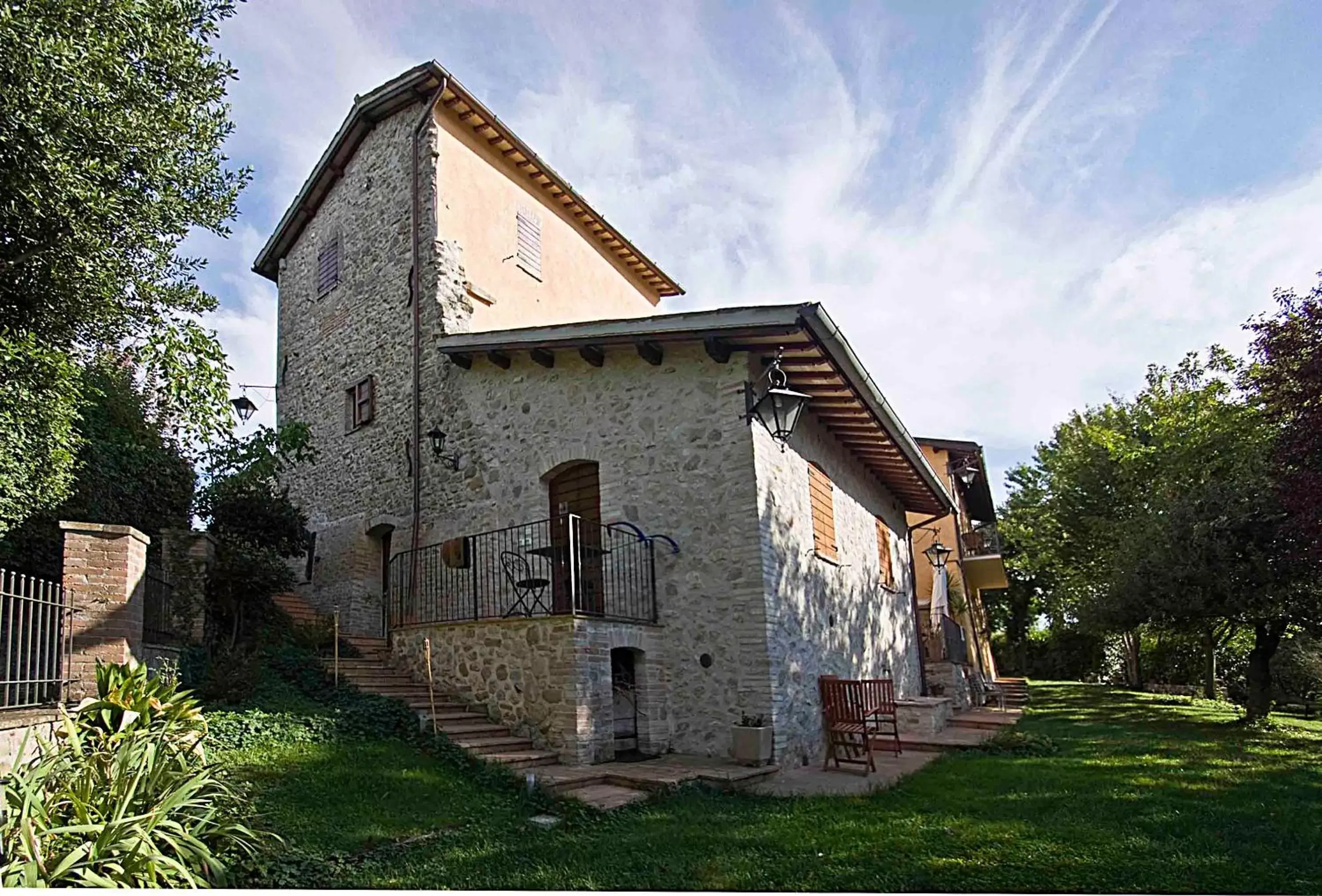 Facade/entrance, Property Building in Casale del Monsignore